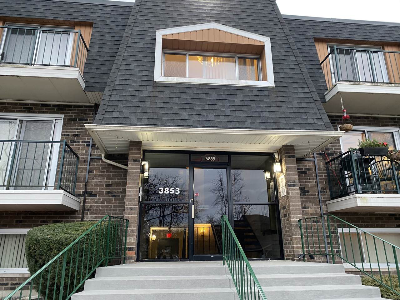 3853 Parkway Drive - Photo 1