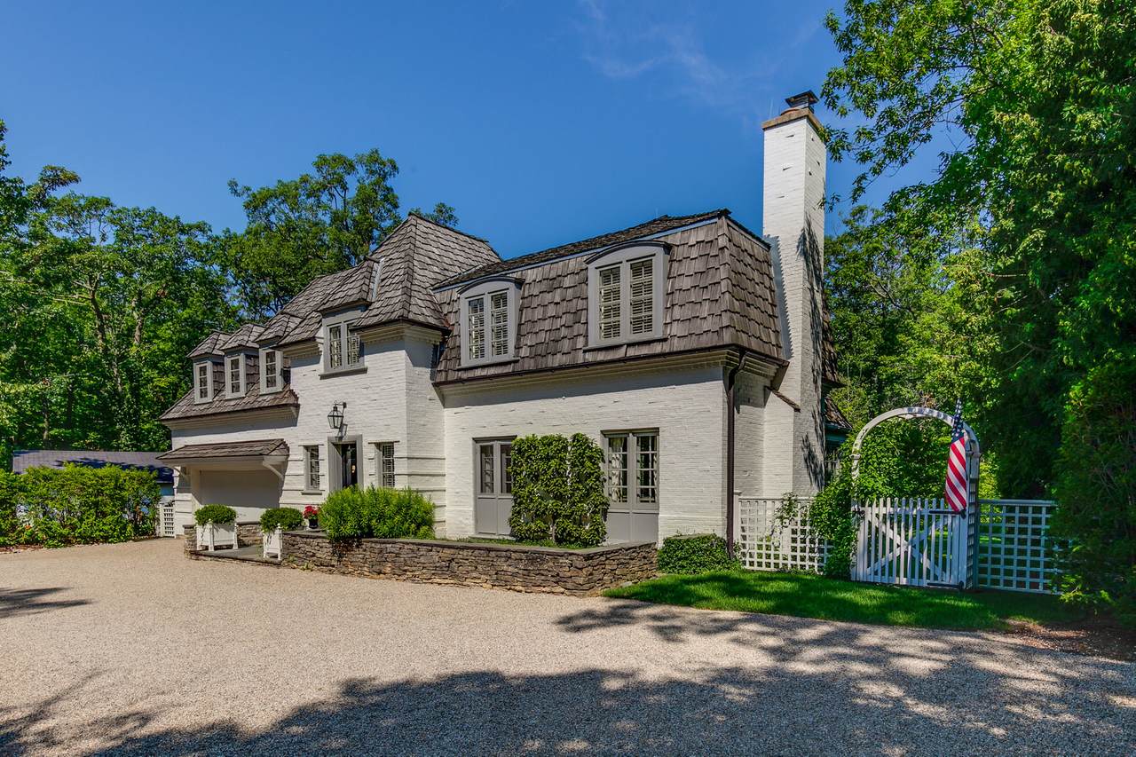 340 Crescent Drive - Photo 1