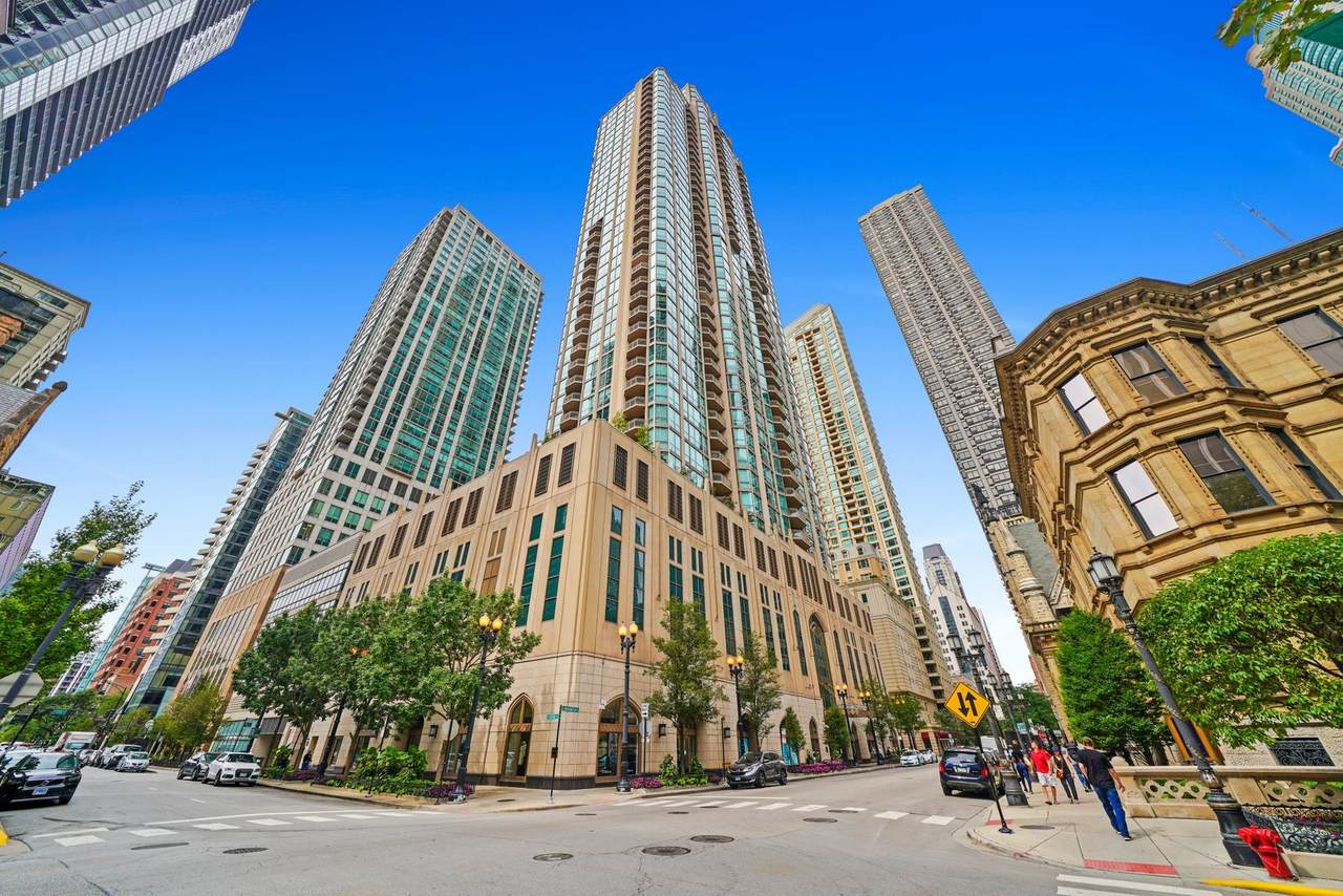 21 Huron Street - Photo 1
