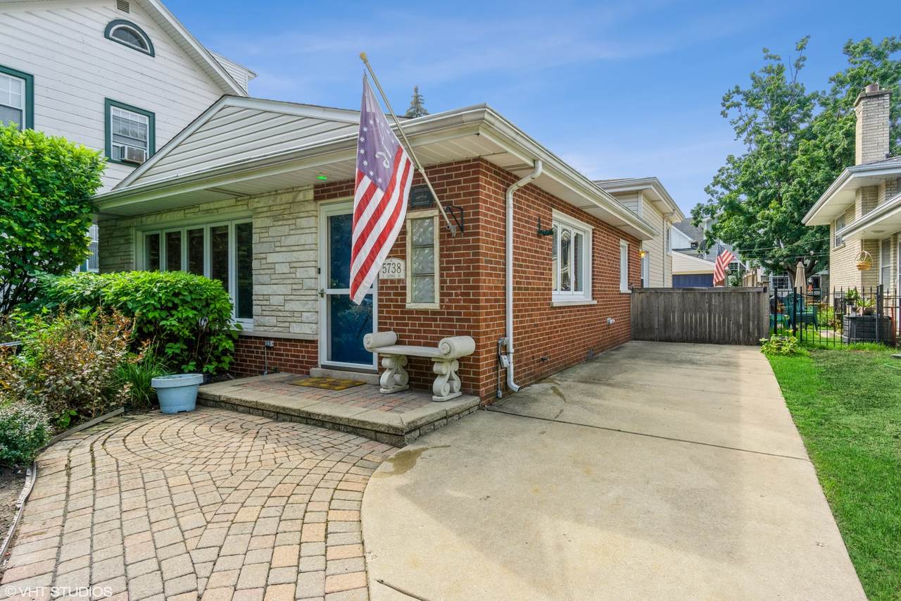 5738 Natoma Avenue - Photo 1
