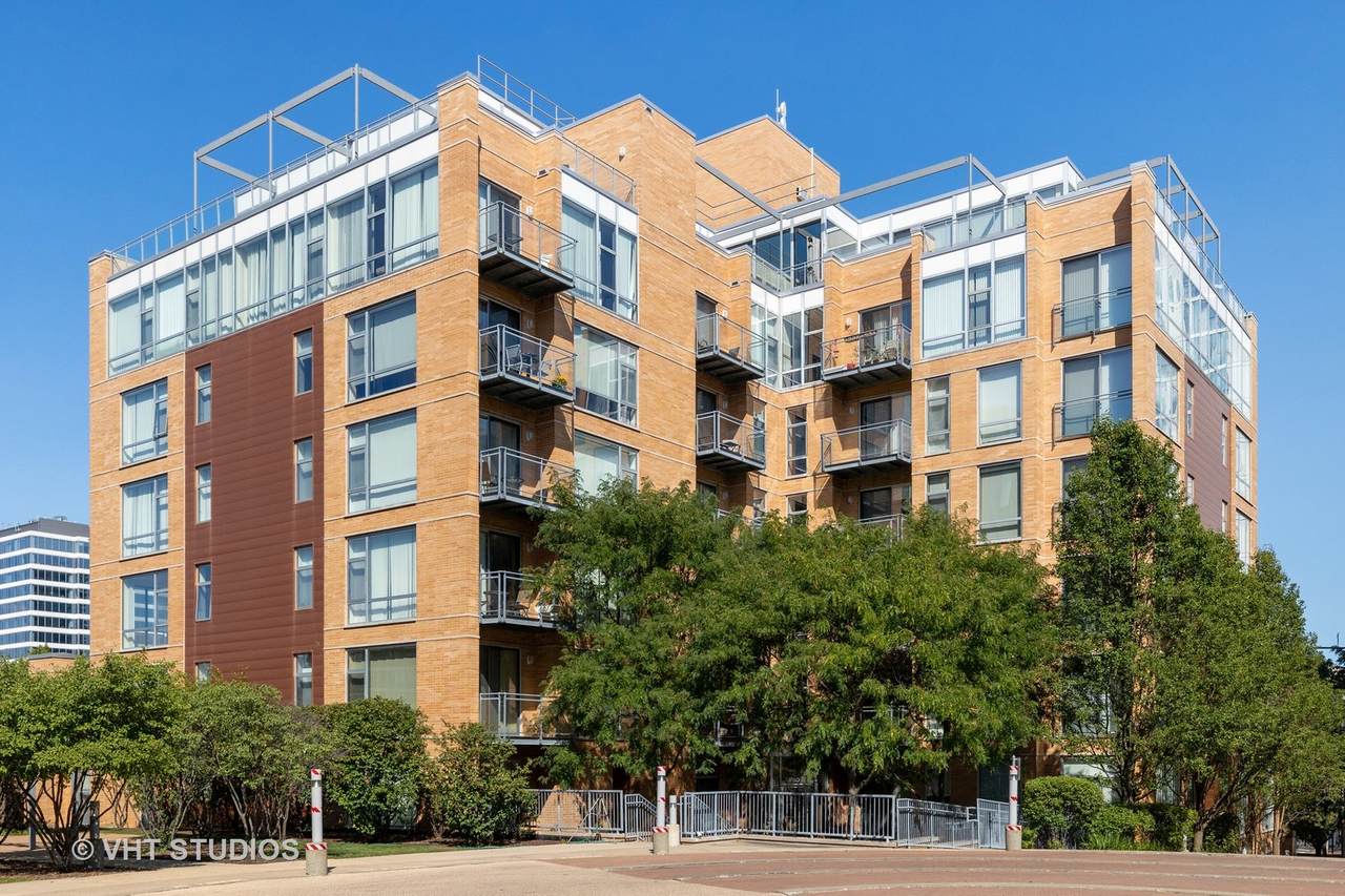 1740 Oak Avenue - Photo 1