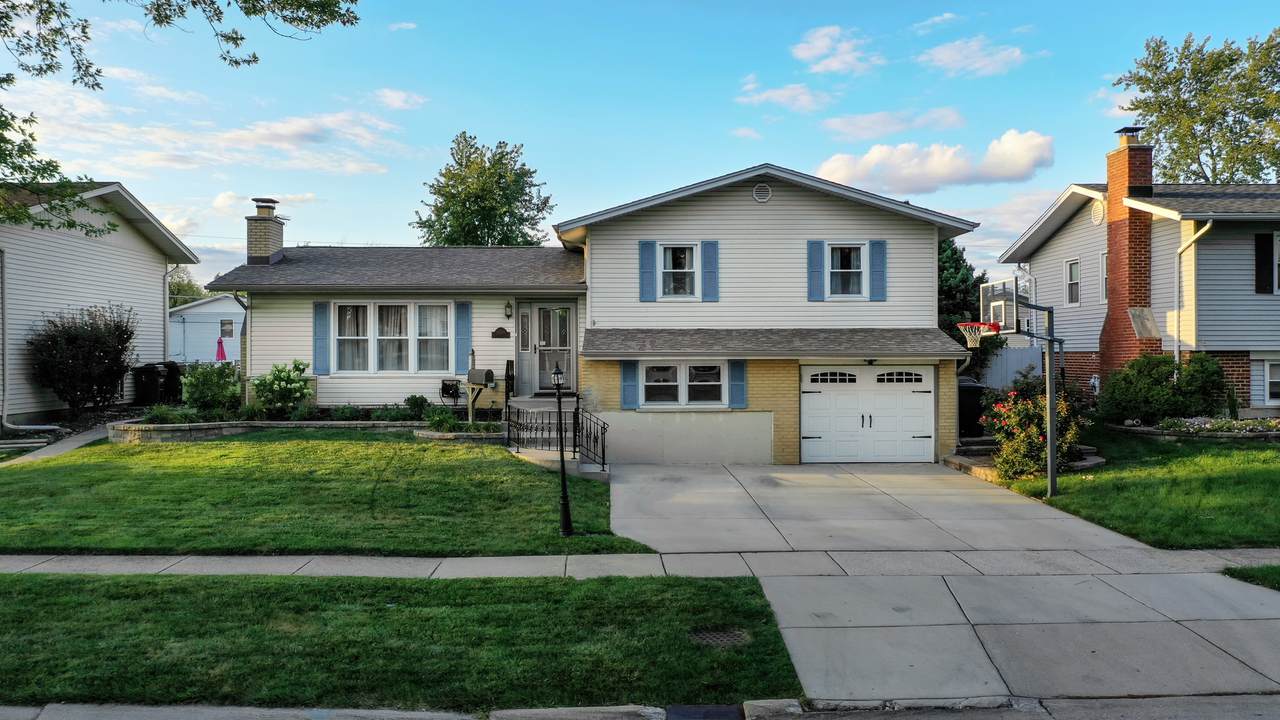 6040 Forestview Drive - Photo 1