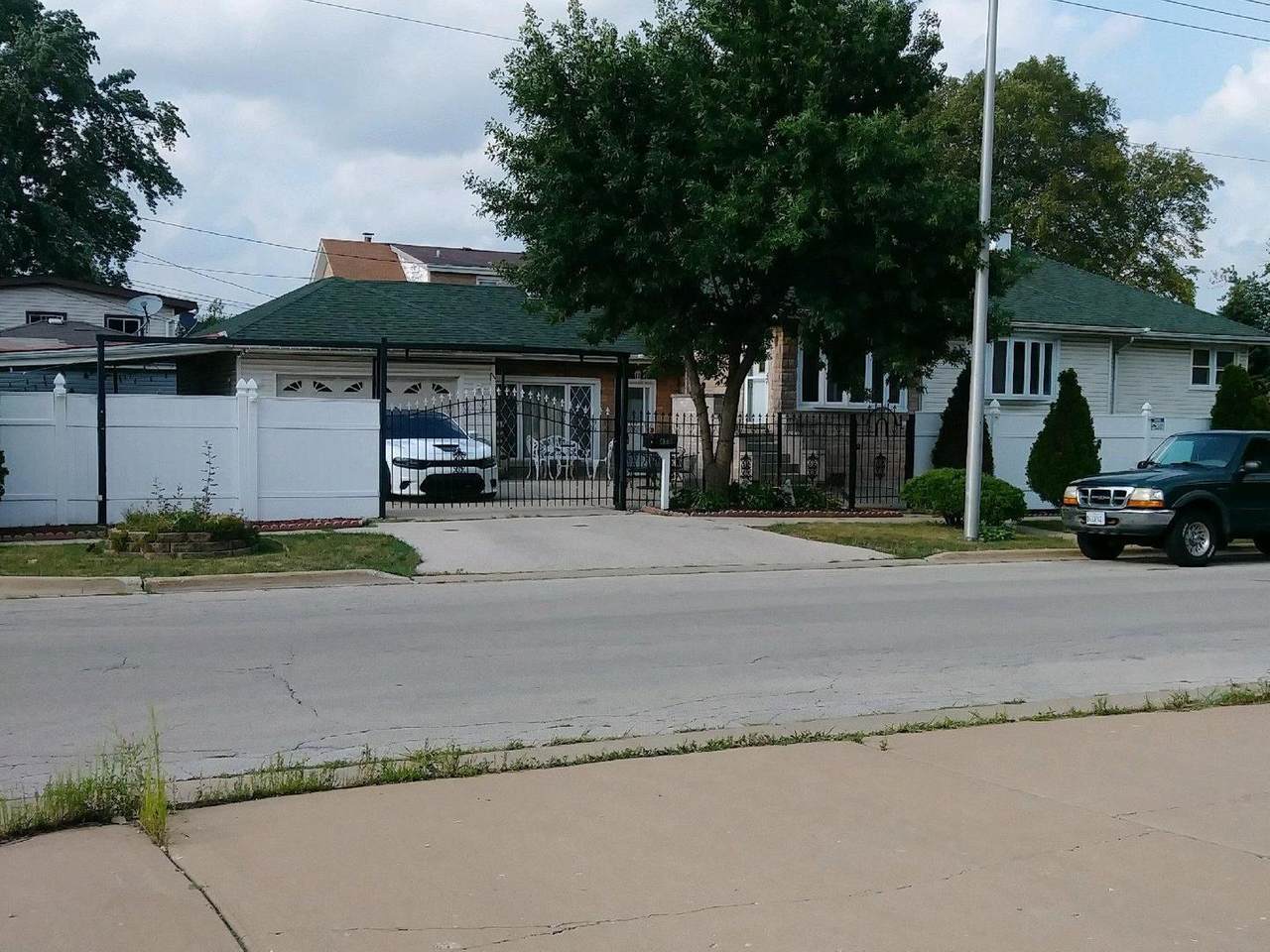 4758 Lotus Avenue - Photo 1