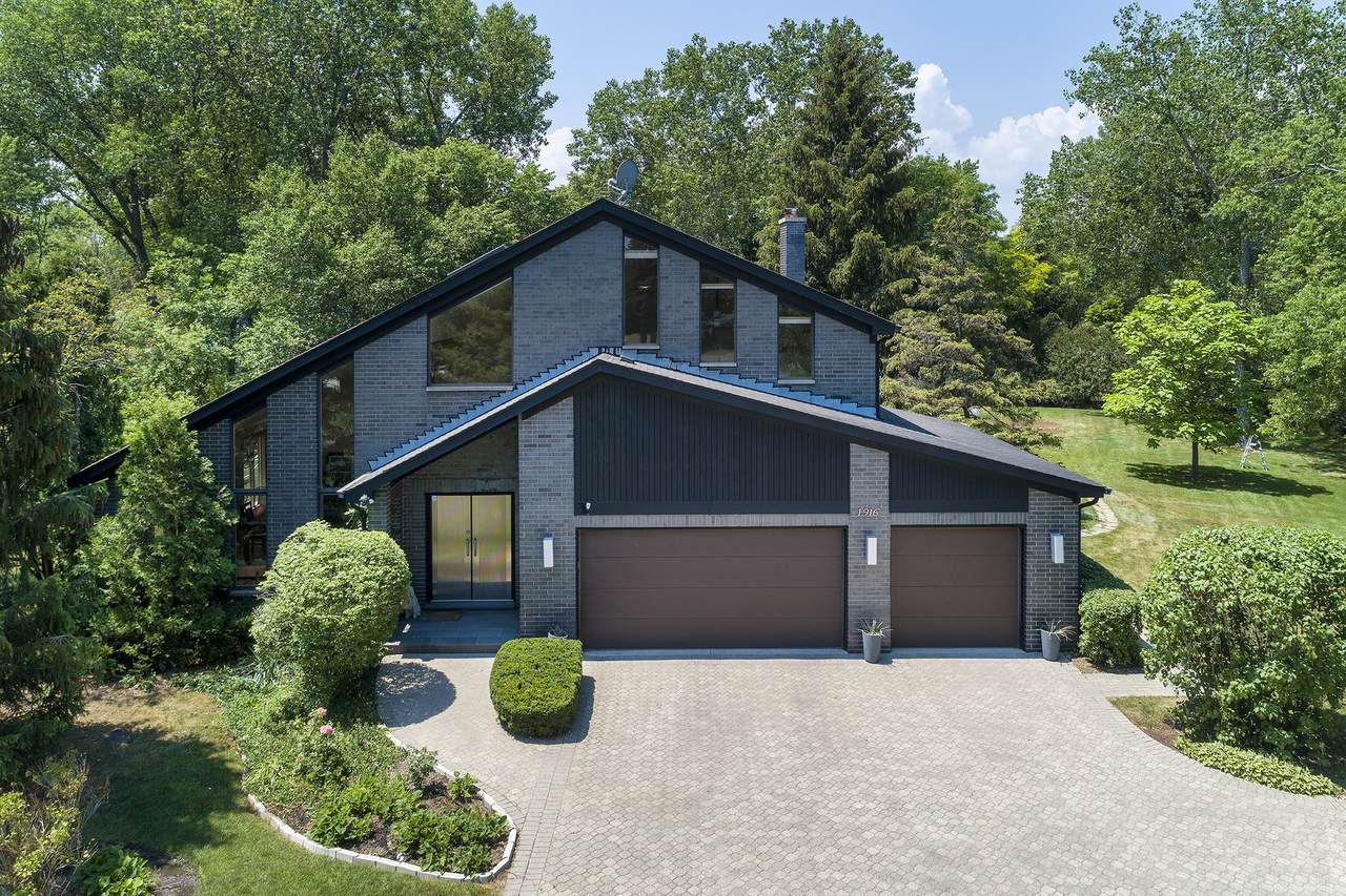 1916 Maple Place - Photo 1