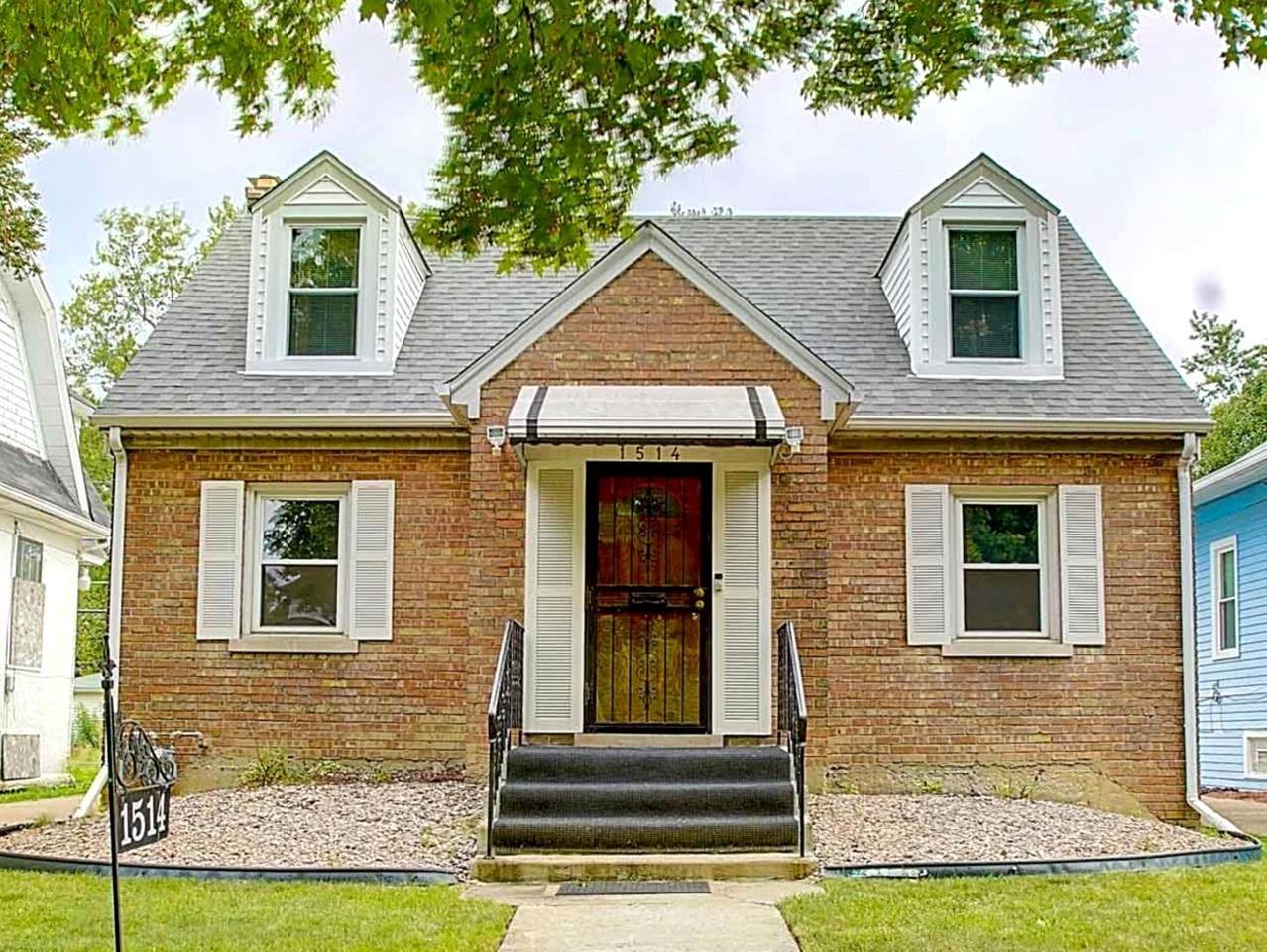 1514 8th Avenue - Photo 1
