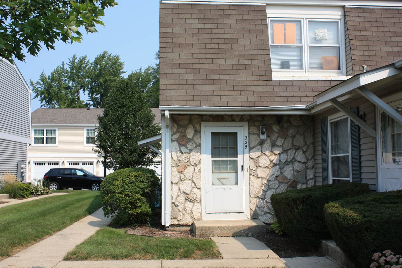 325 Meadow Court - Photo 1