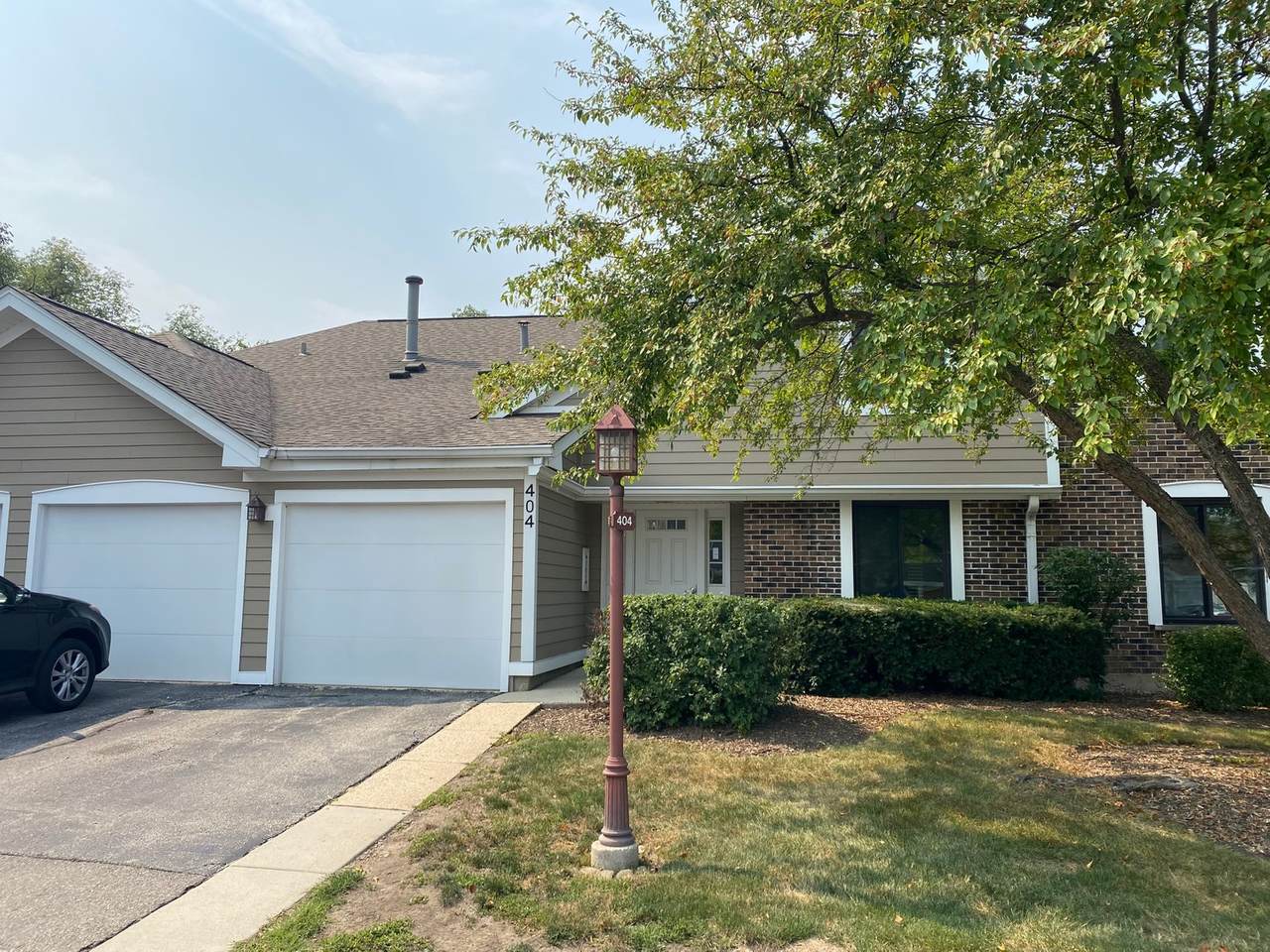 404 Pinetree Lane - Photo 1