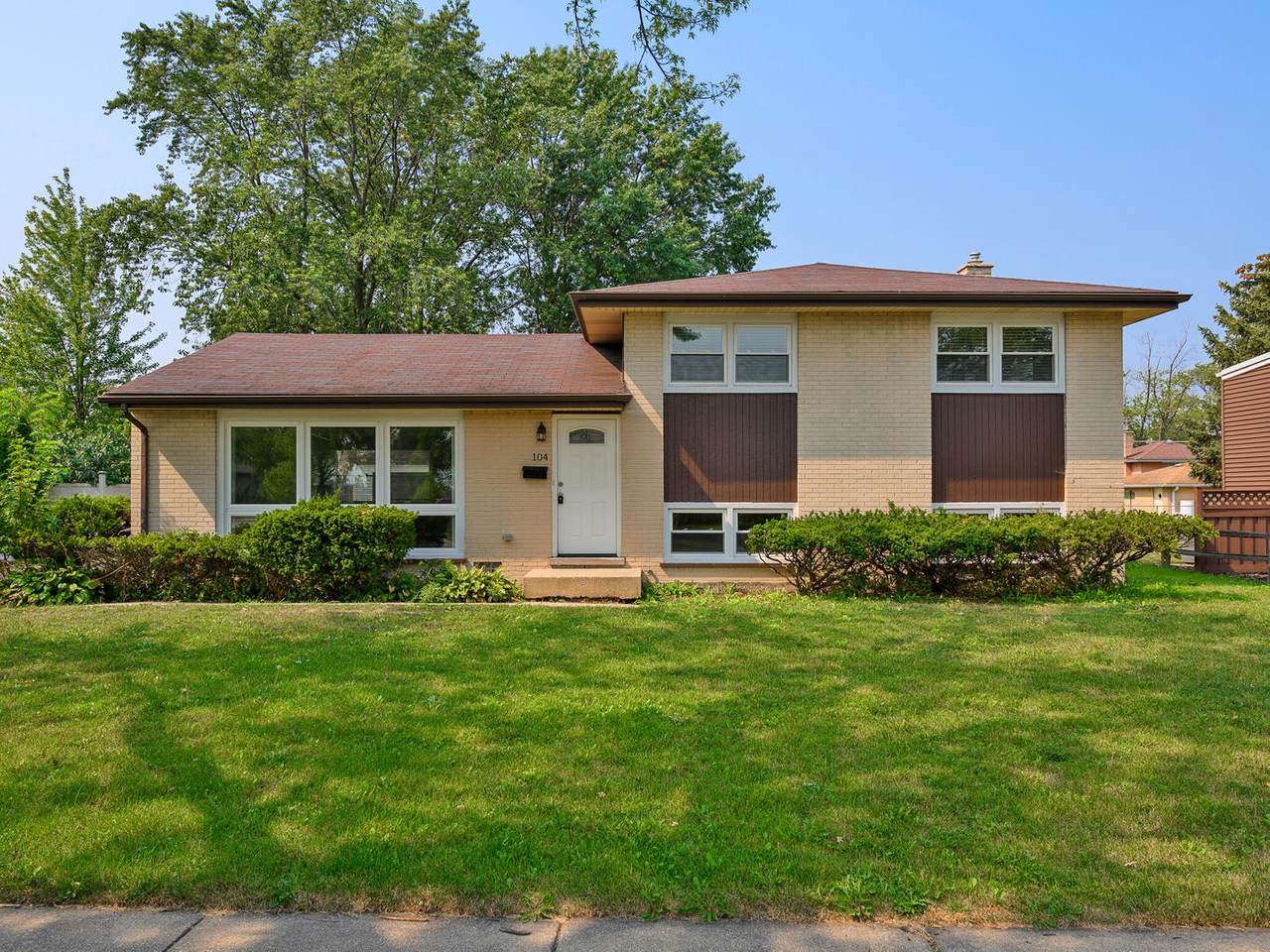 104 Michael Manor - Photo 1