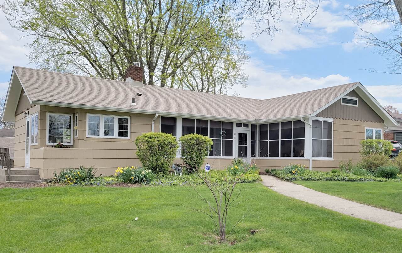 819 Therese Lane - Photo 1
