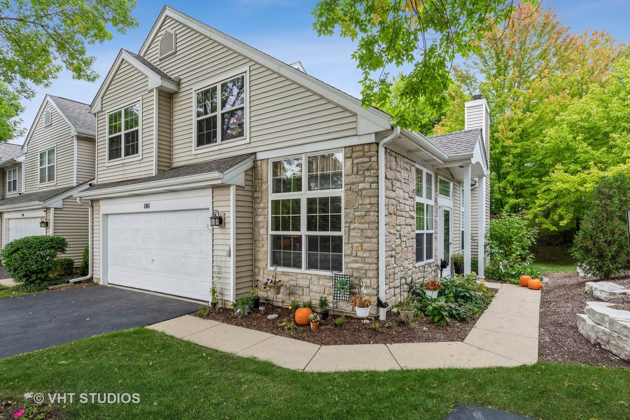 101 Parkview Drive - Photo 1
