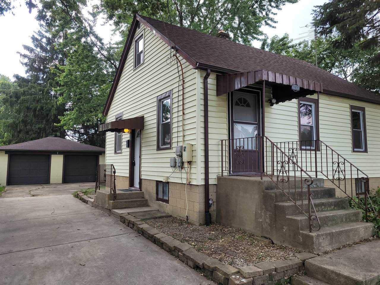 210 Frank Avenue - Photo 1