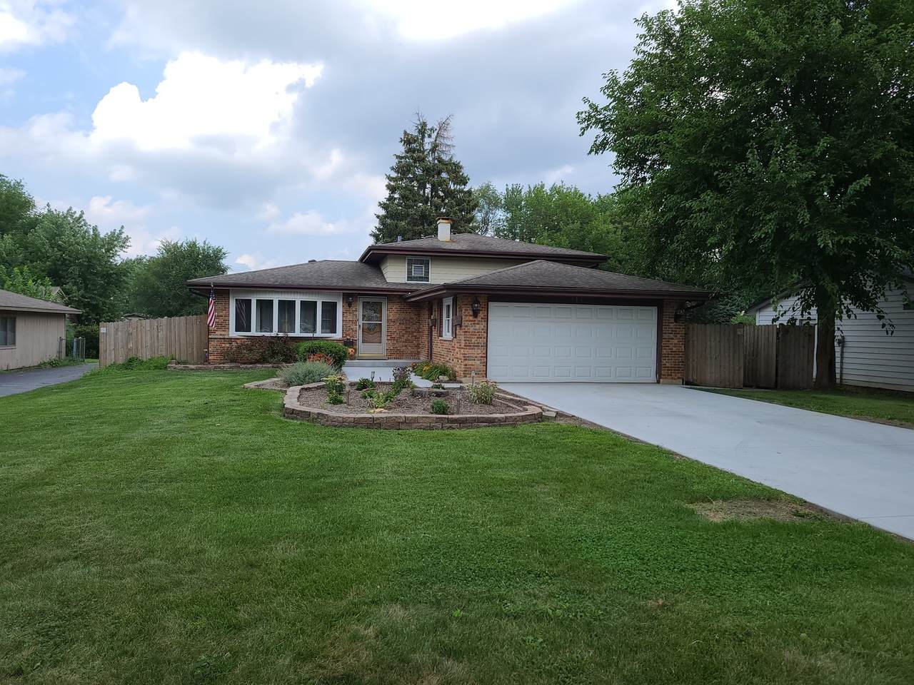 914 Bryn Mawr Avenue - Photo 1
