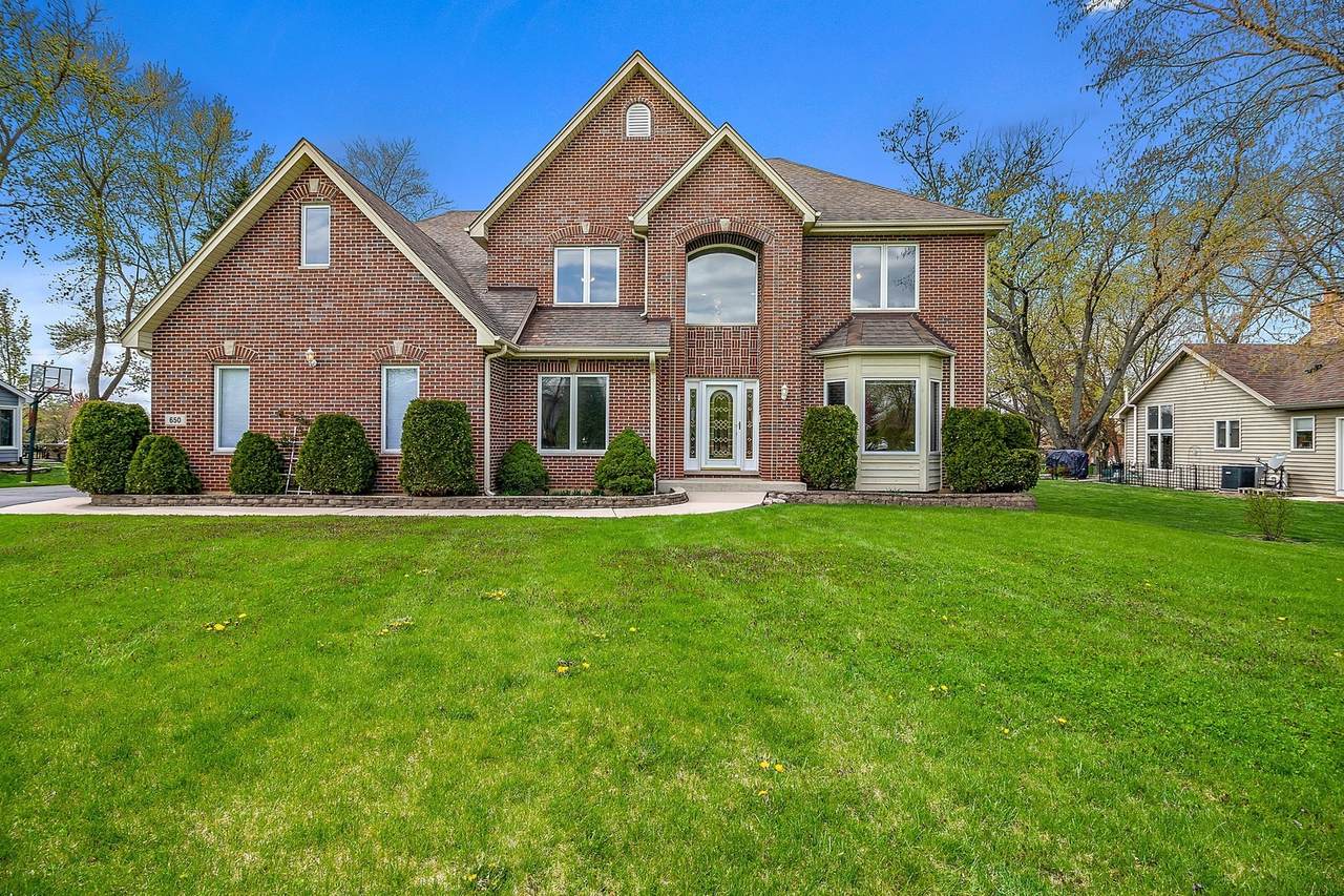 10S650 Glenn Drive - Photo 1