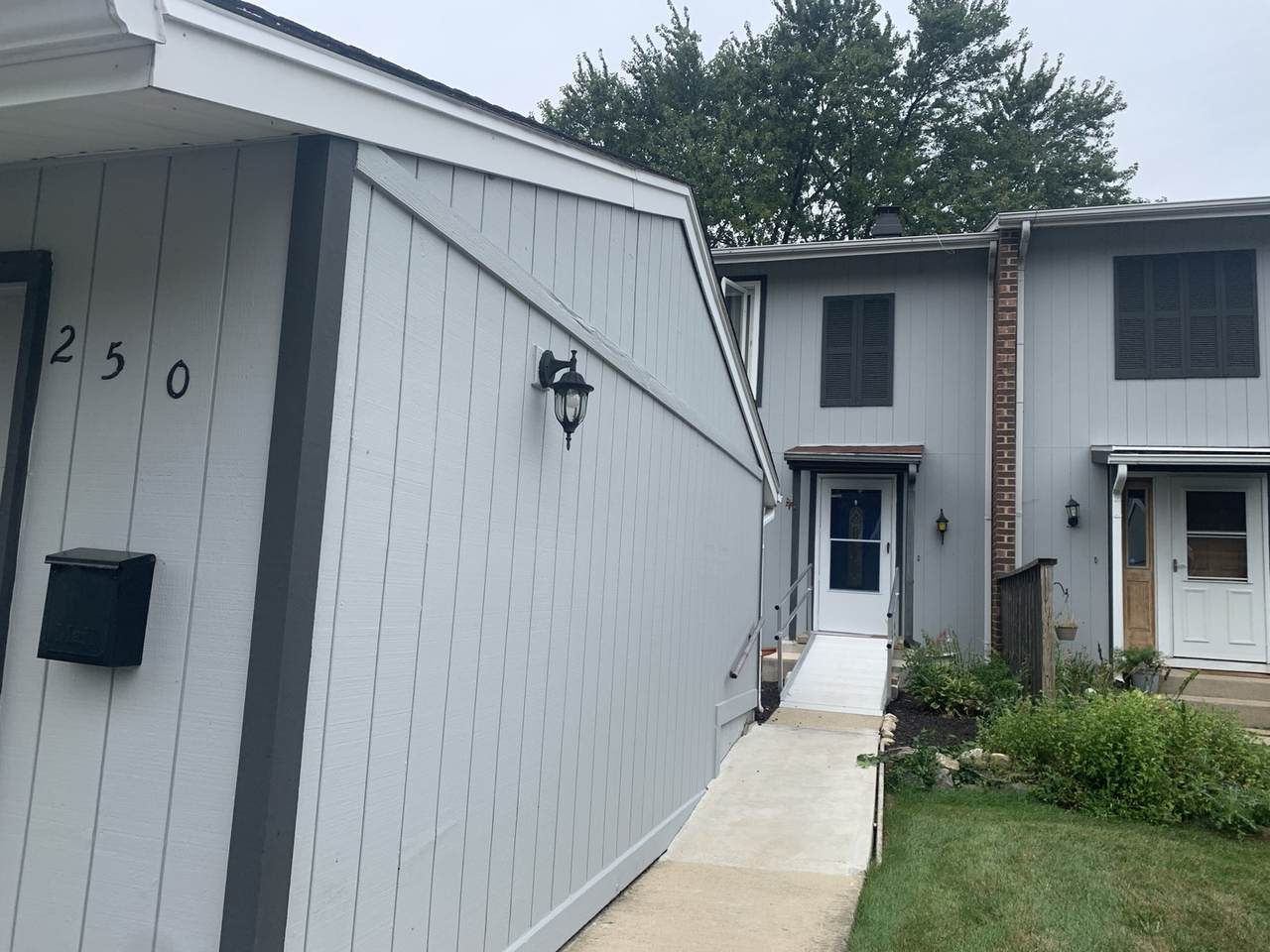 250 Laurel Lane - Photo 1