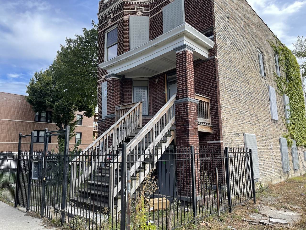 657 Saint Louis Avenue - Photo 1