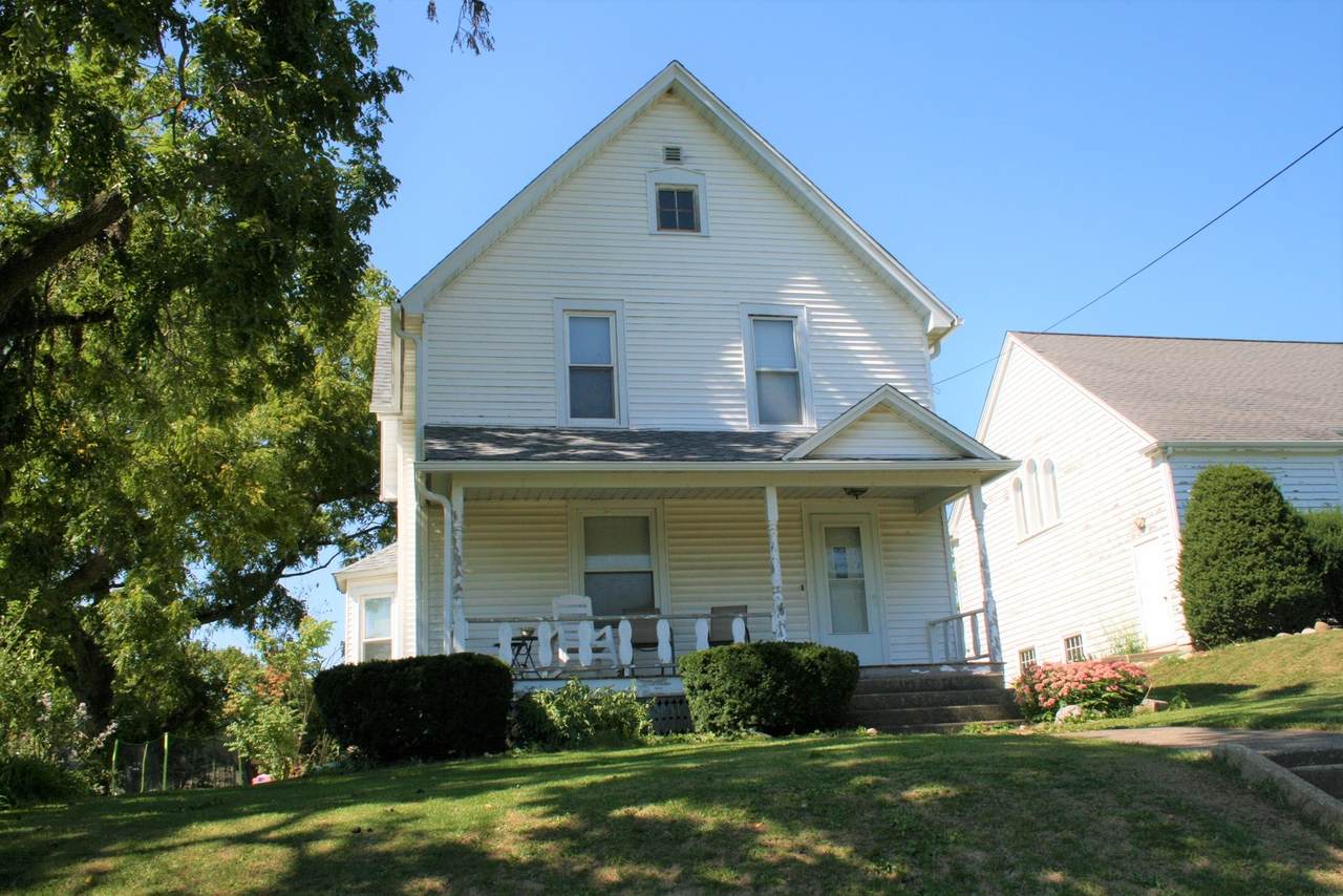 4605 Greenwood Road - Photo 1