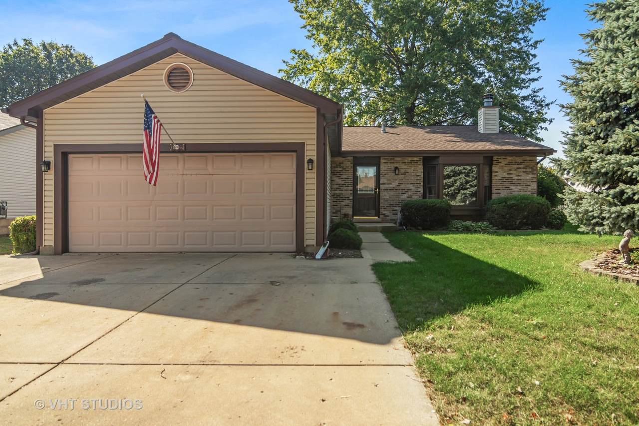 1863 Oriole Drive - Photo 1