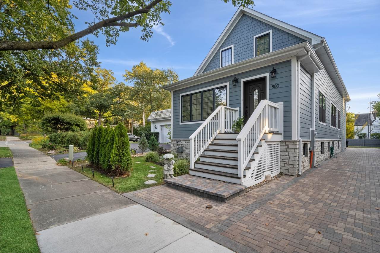 880 Willow Road - Photo 1