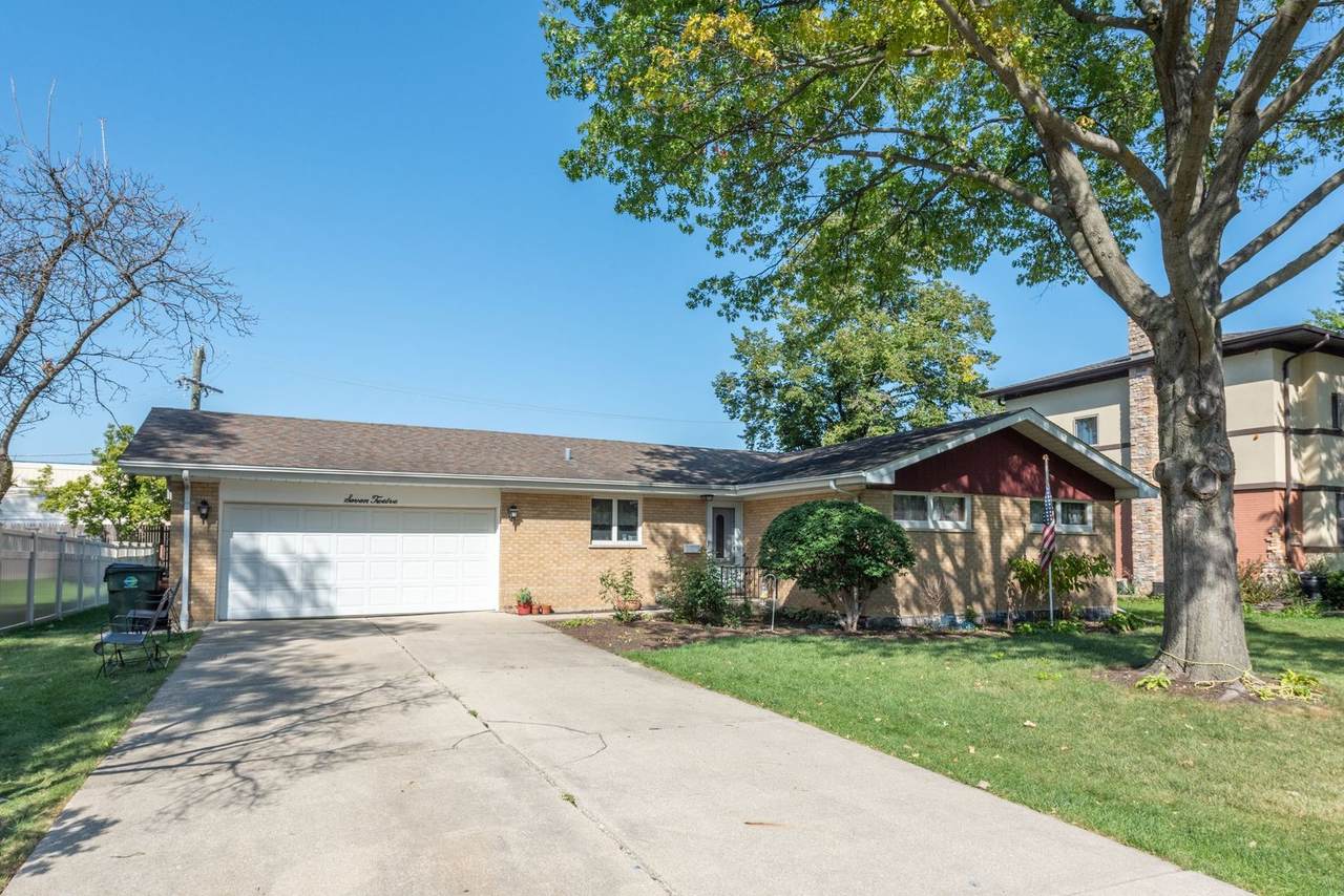 712 Longview Drive - Photo 1