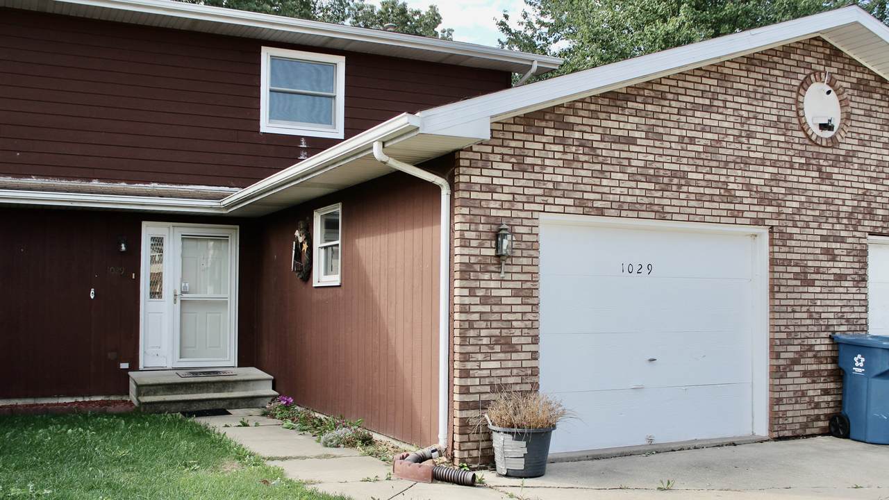 1029 Oriole Drive - Photo 1