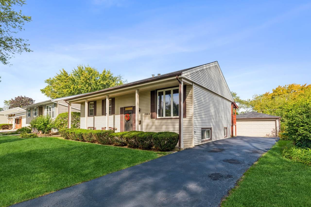 1044 Kenilworth Drive - Photo 1