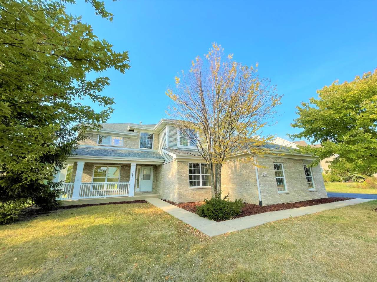 256 Prairieview Drive - Photo 1