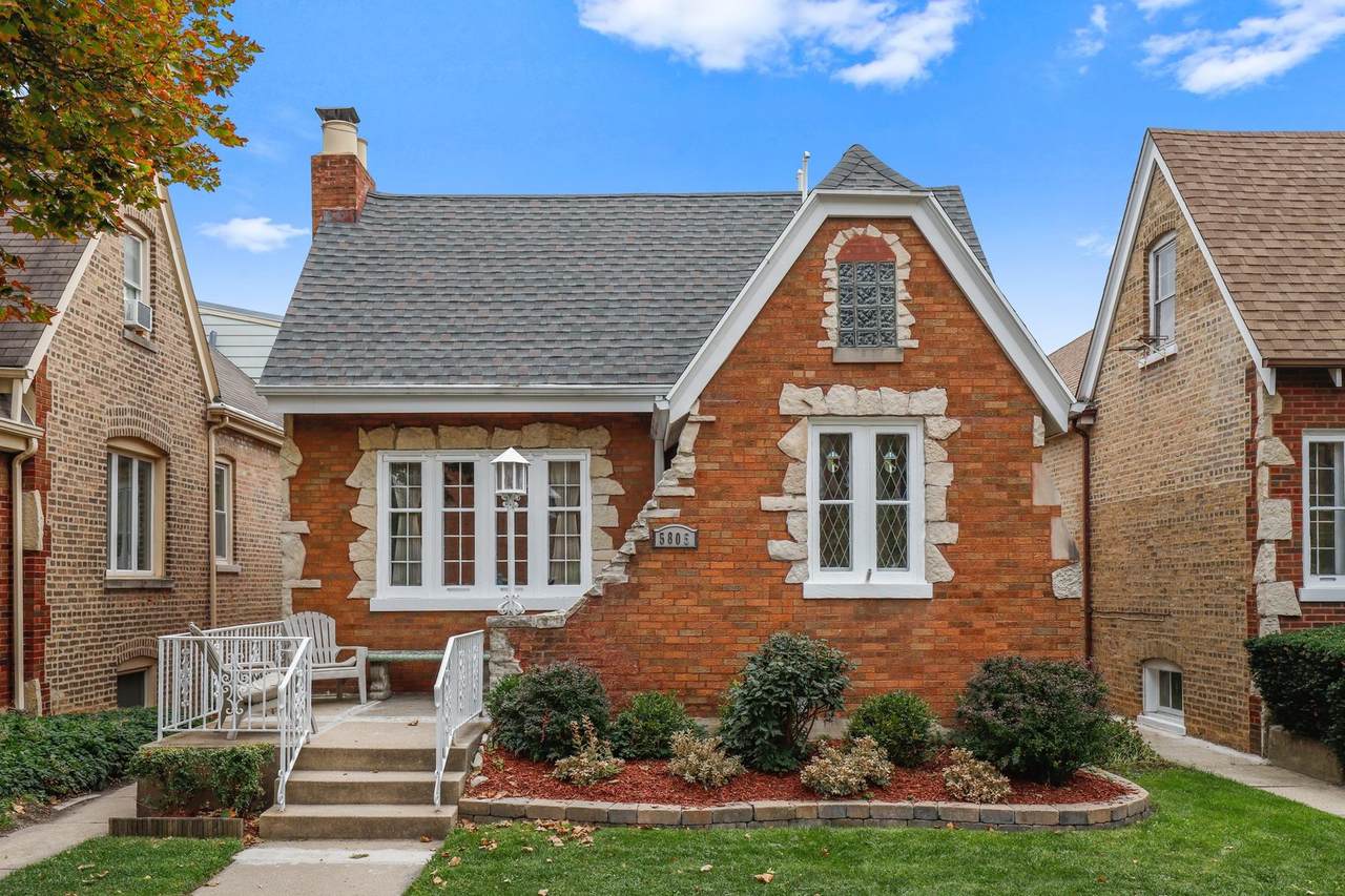 5805 Eastwood Avenue - Photo 1