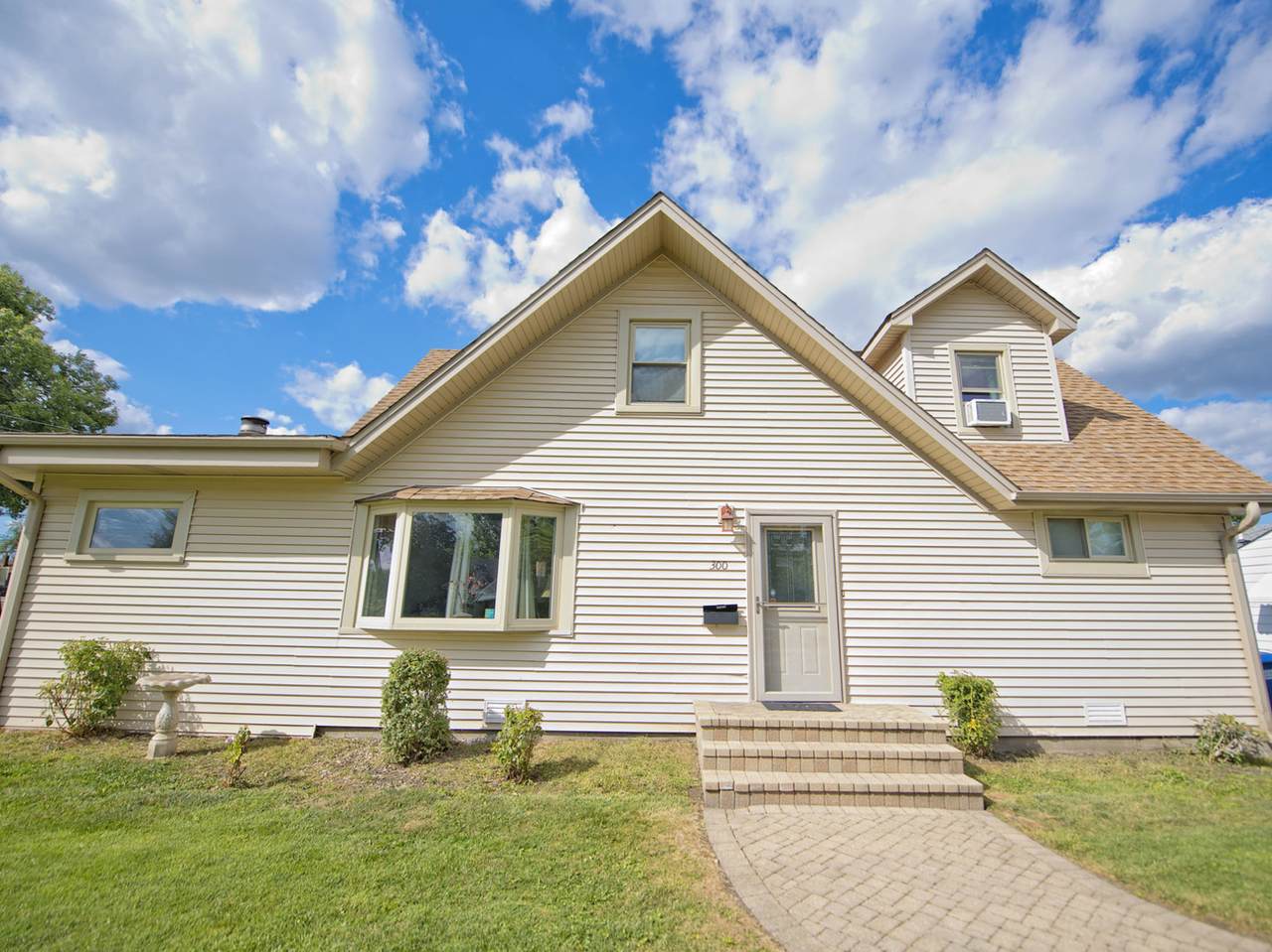 300 Armitage Avenue - Photo 1