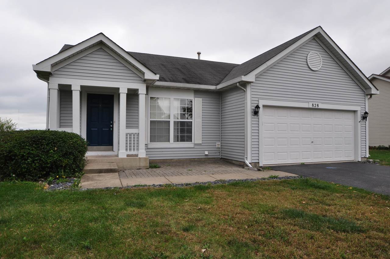 828 Grant Drive - Photo 1