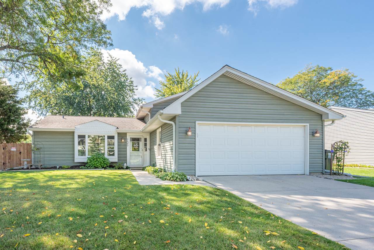 735 Pine Avenue - Photo 1