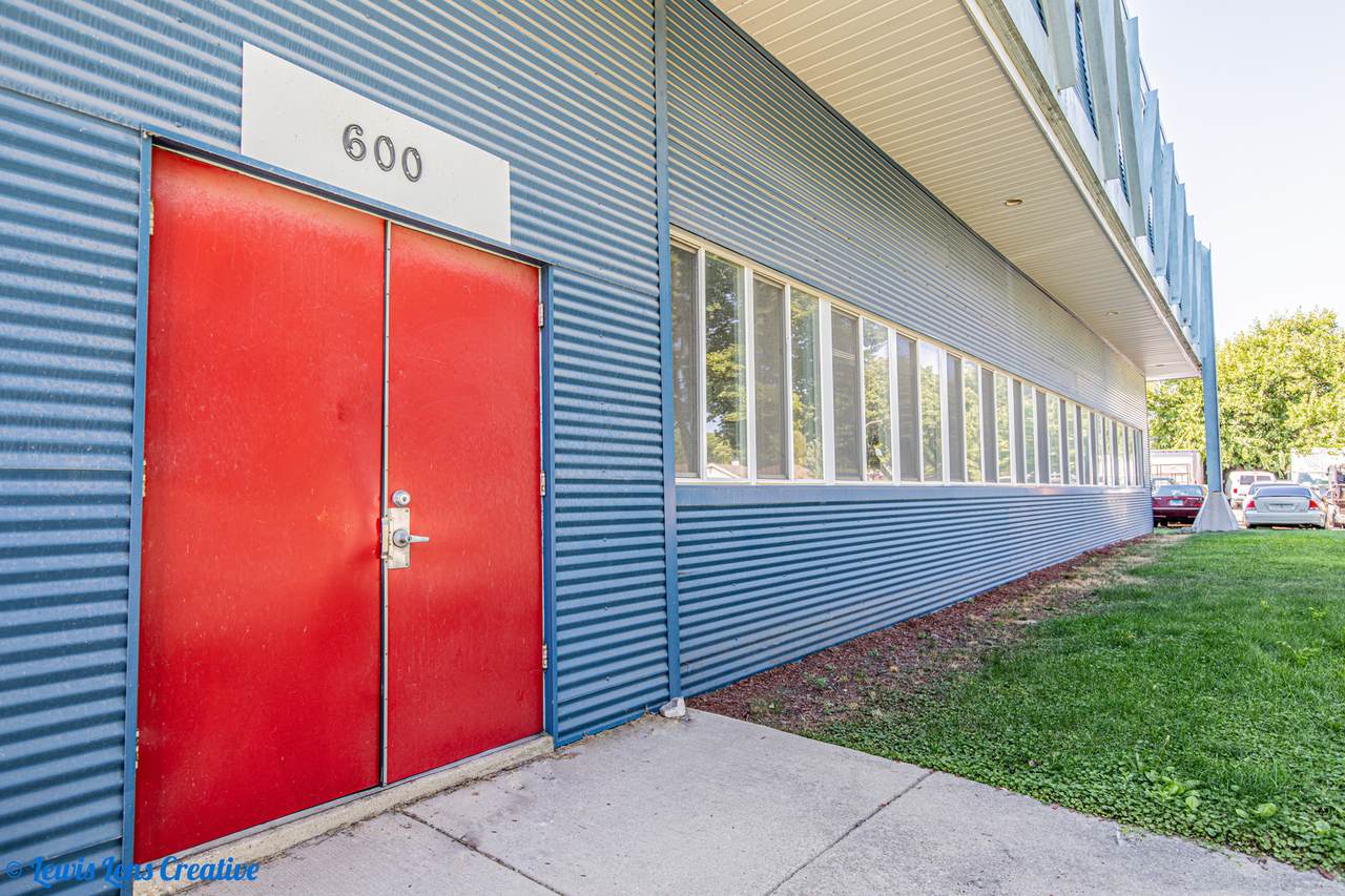 600 Hartrey Avenue - Photo 1