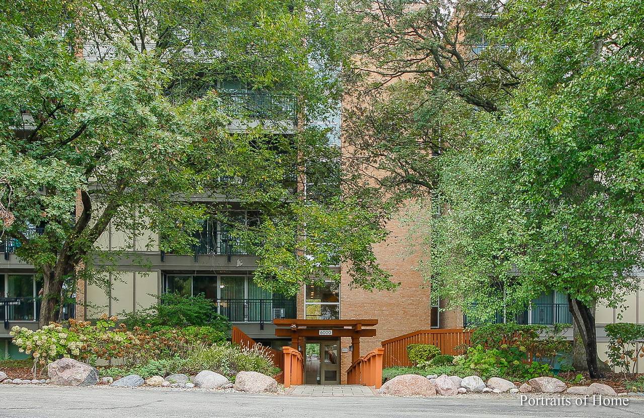 6000 Oakwood Drive - Photo 1