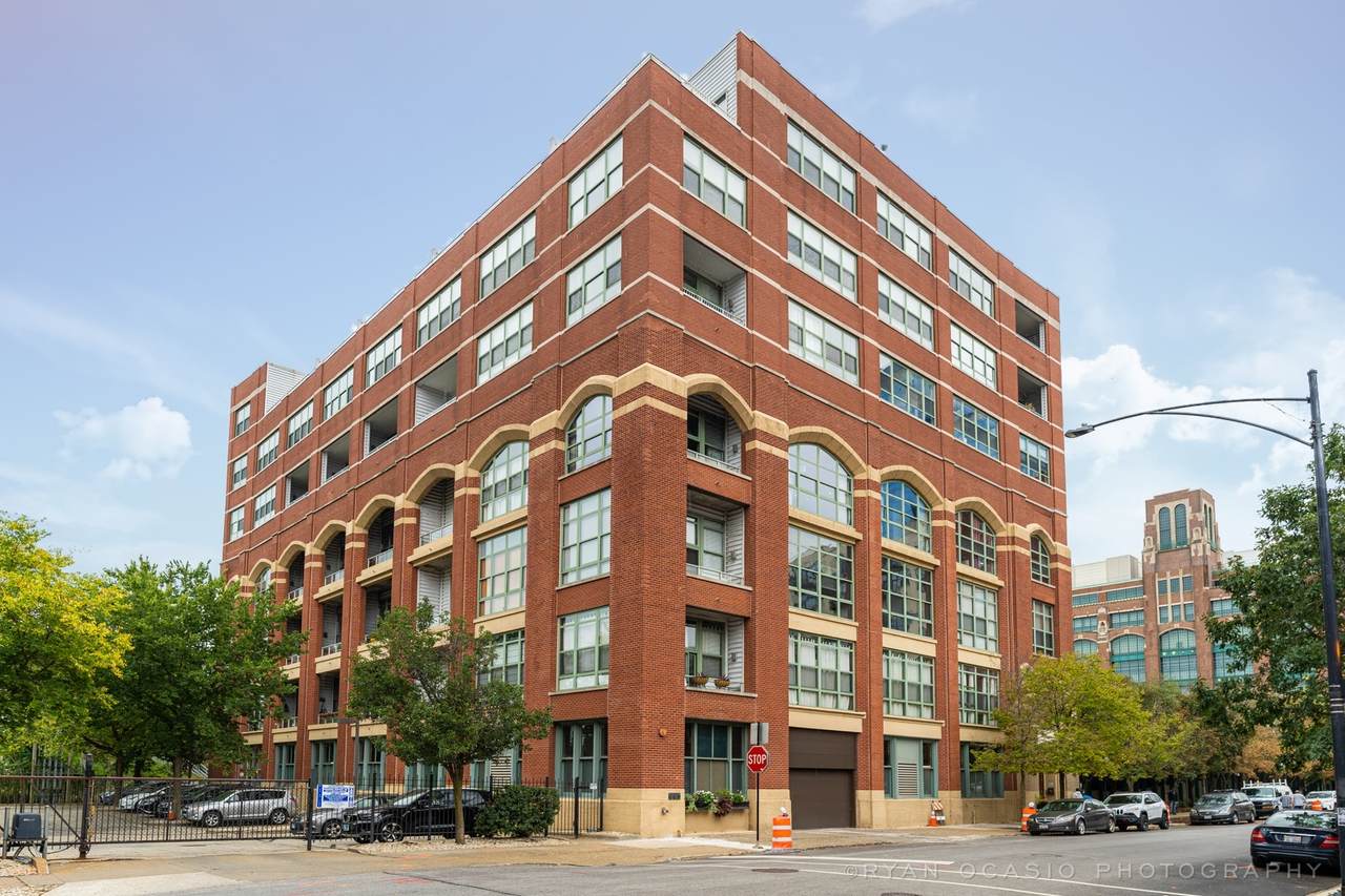 2001 Calumet Avenue - Photo 1