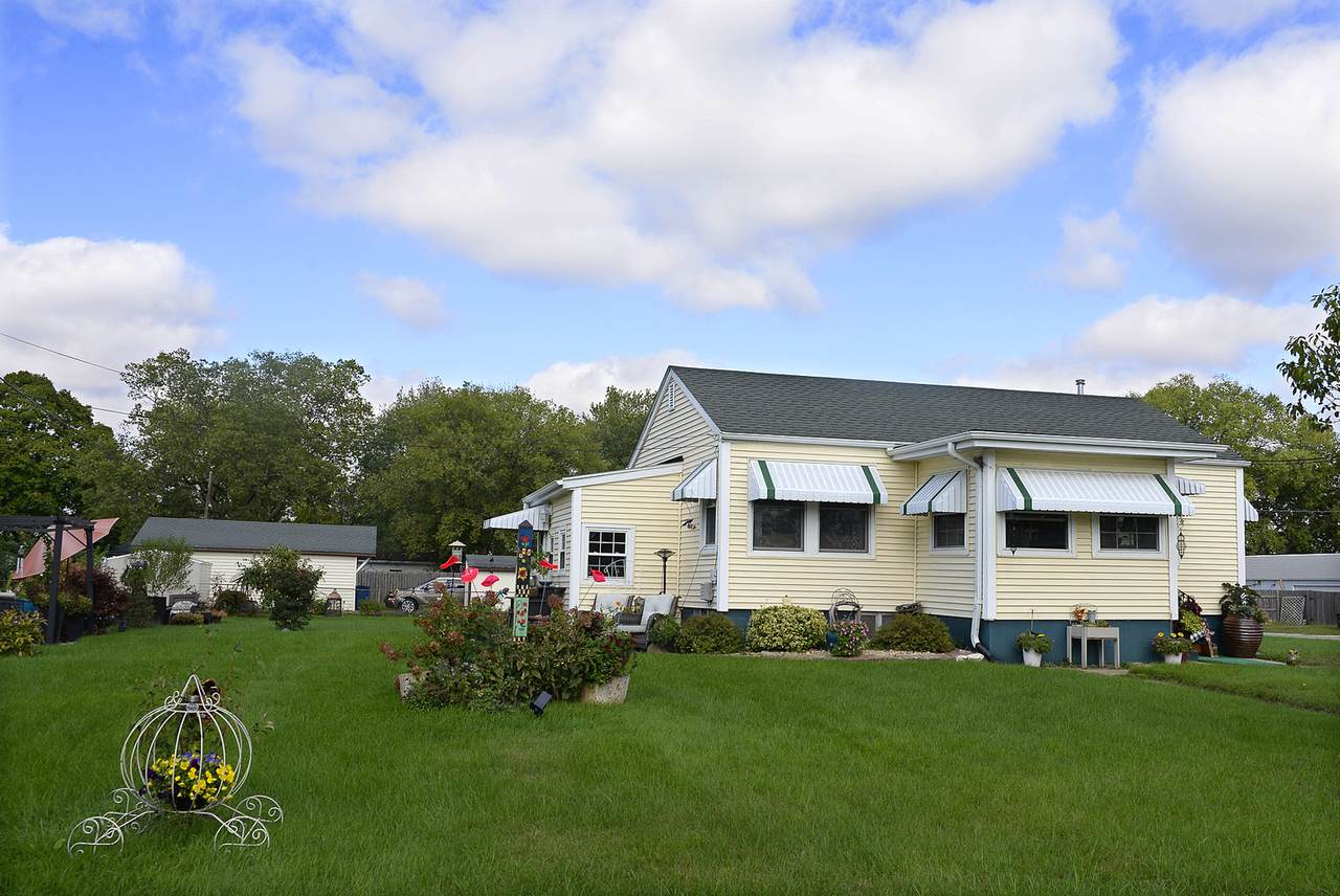 1914 Ottawa Avenue - Photo 1