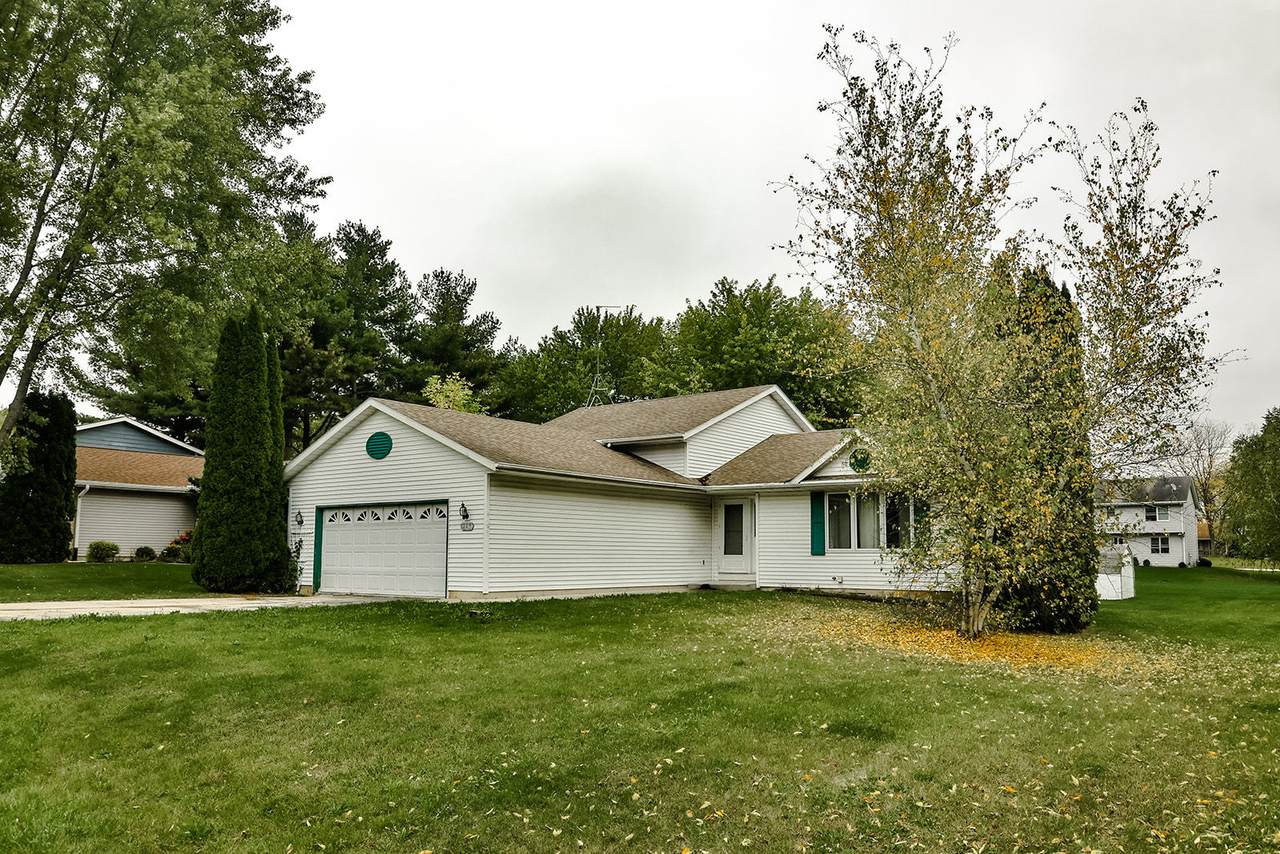 109 Queensbury Place - Photo 1