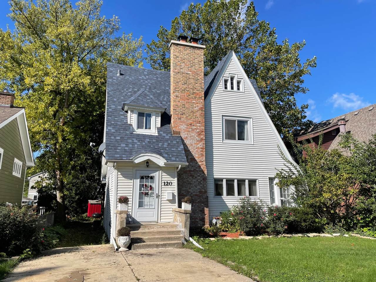 120 Lombard Avenue - Photo 1