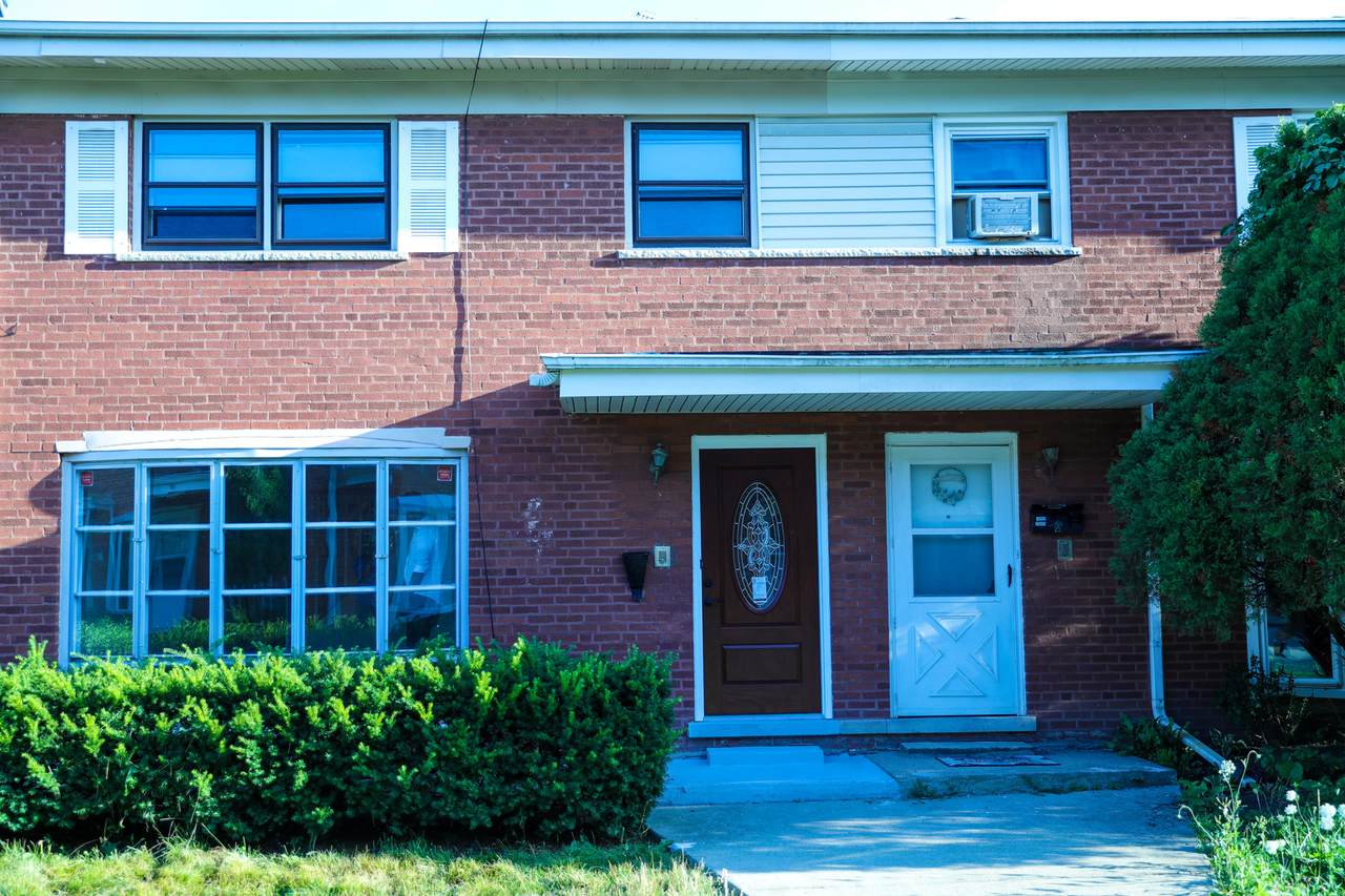 8811 Robin Drive - Photo 1