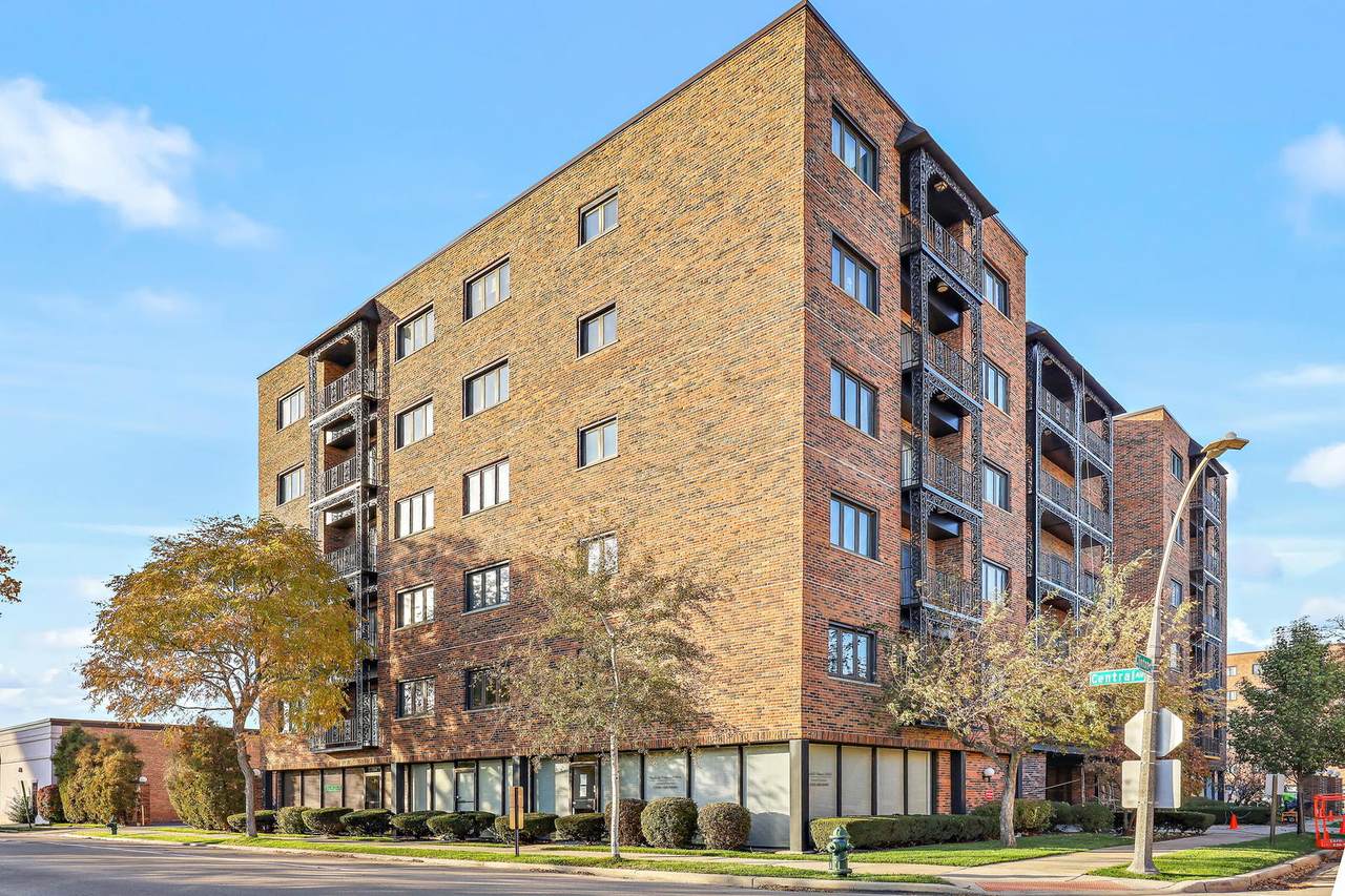 414 Clinton Place - Photo 1