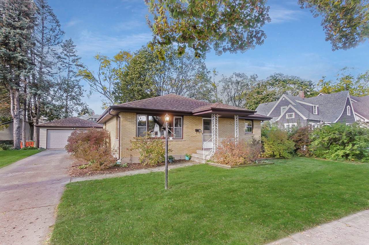 370 Commonwealth Avenue - Photo 1