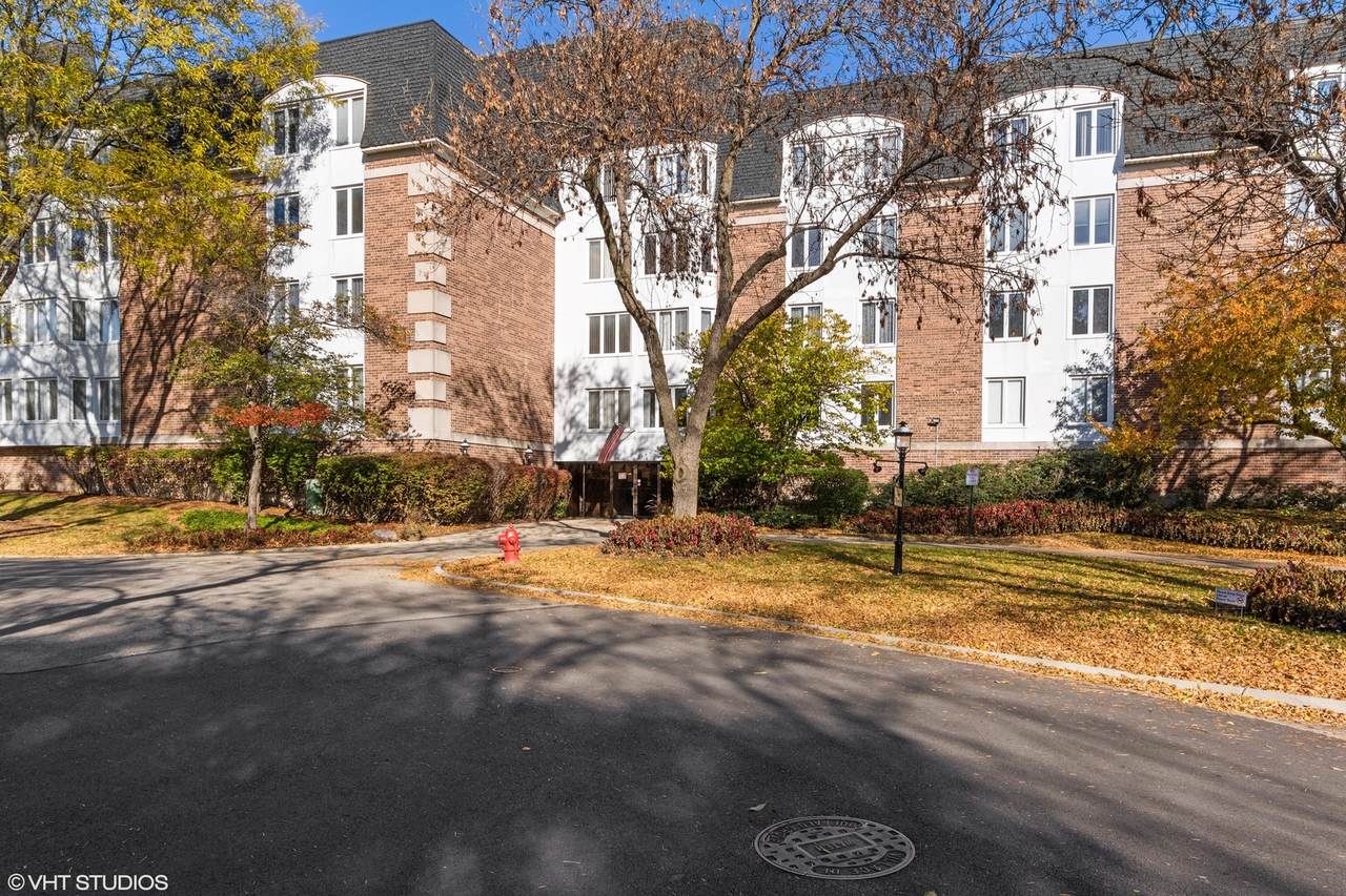 225 Lake Boulevard - Photo 1
