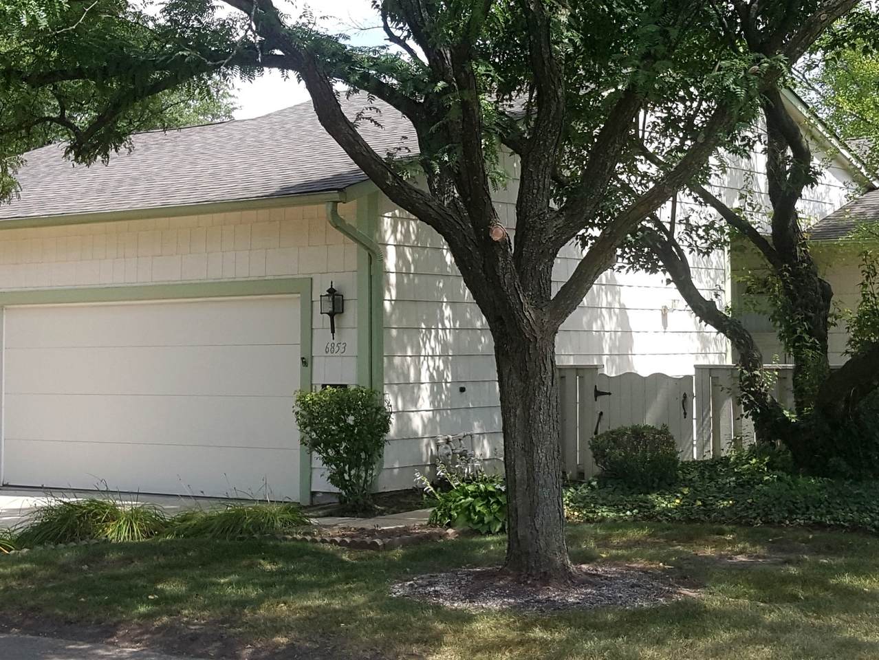 6853 Larkspur Court - Photo 1