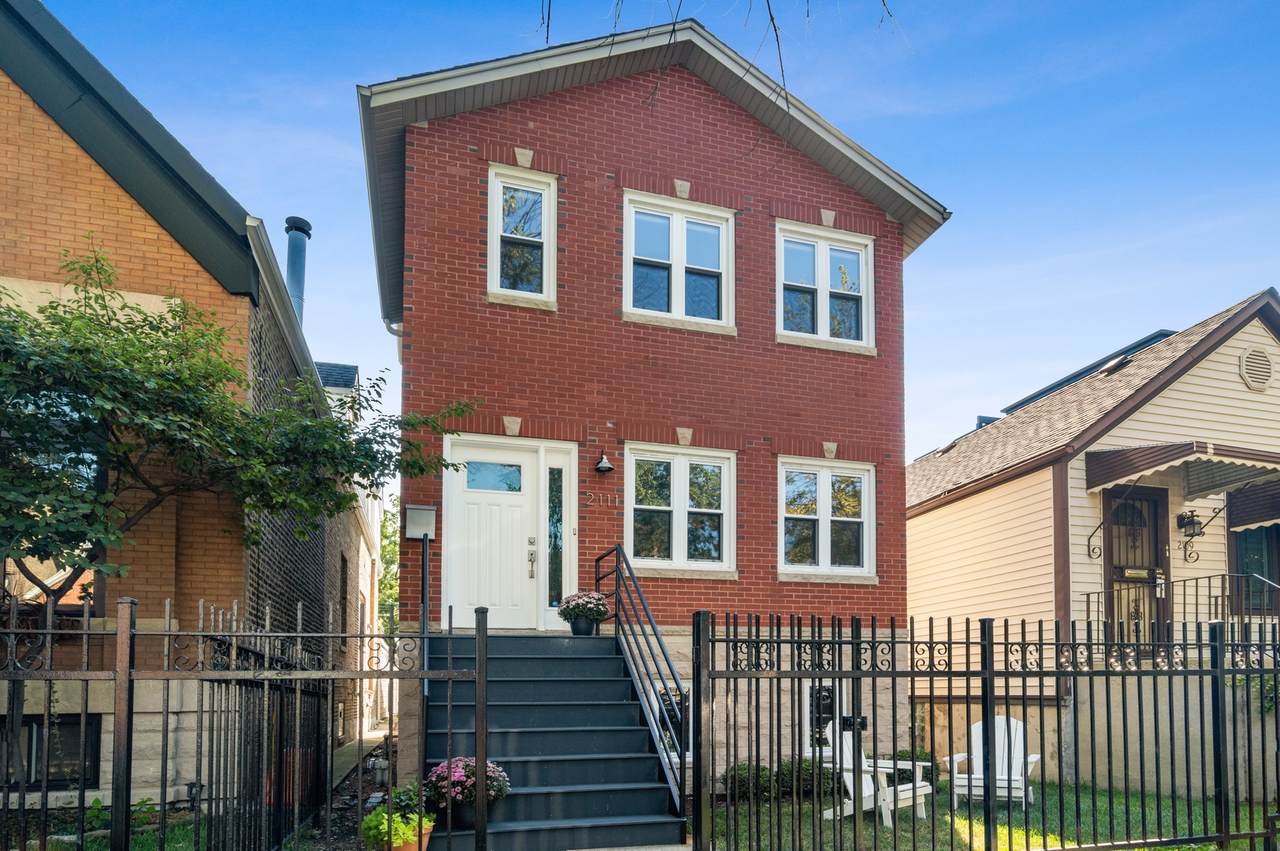 2111 Oakley Avenue - Photo 1