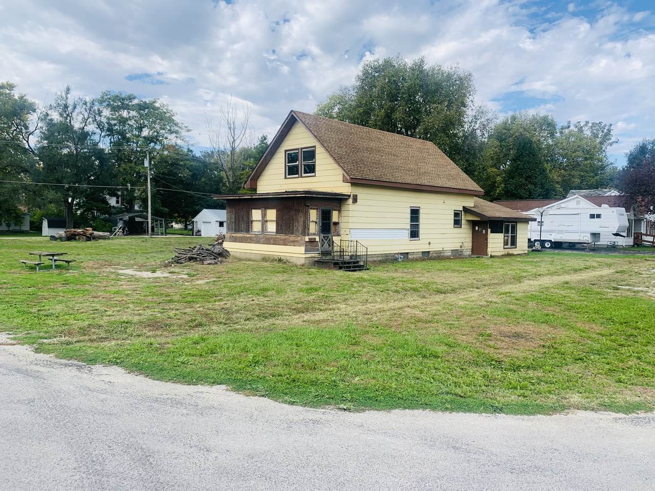 510 Maple Street - Photo 1