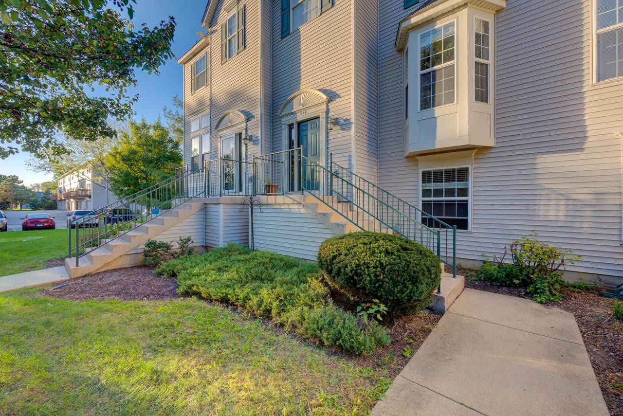 1944 Grandview Place - Photo 1