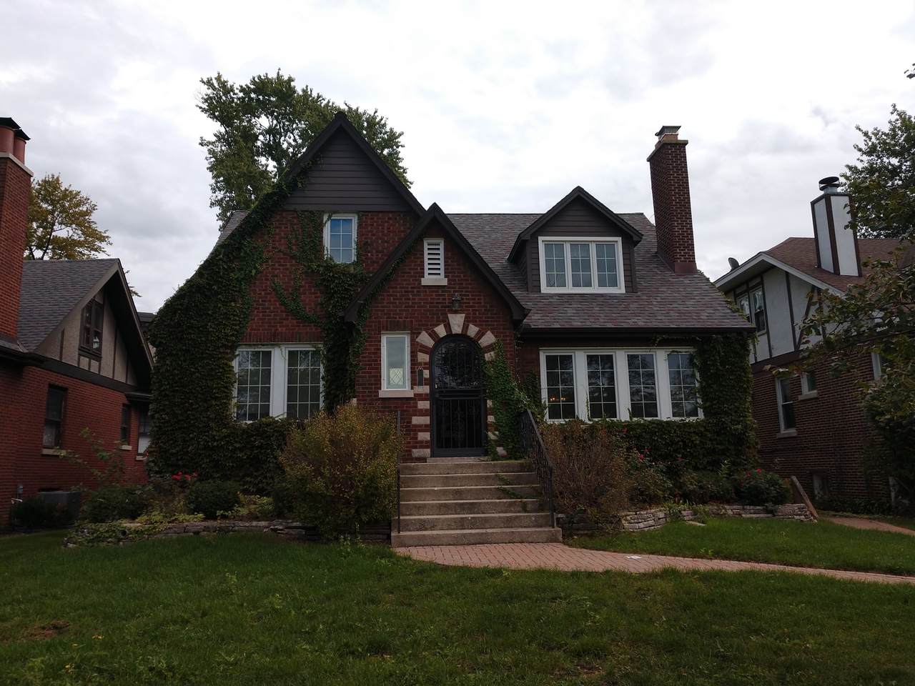 1029 Vine Avenue - Photo 1