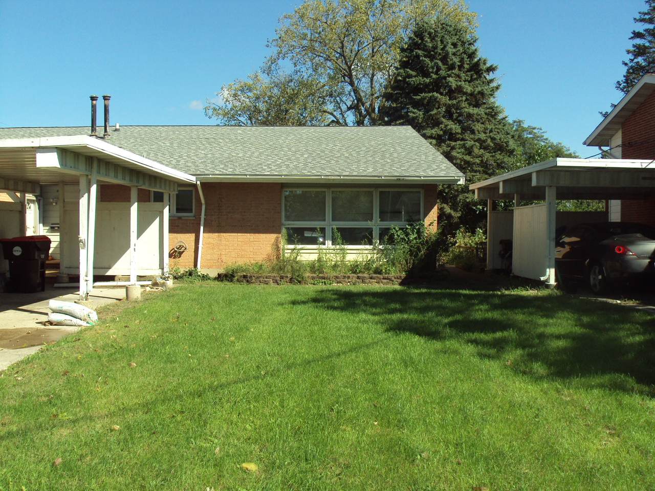 1636 Golfview Circle - Photo 1