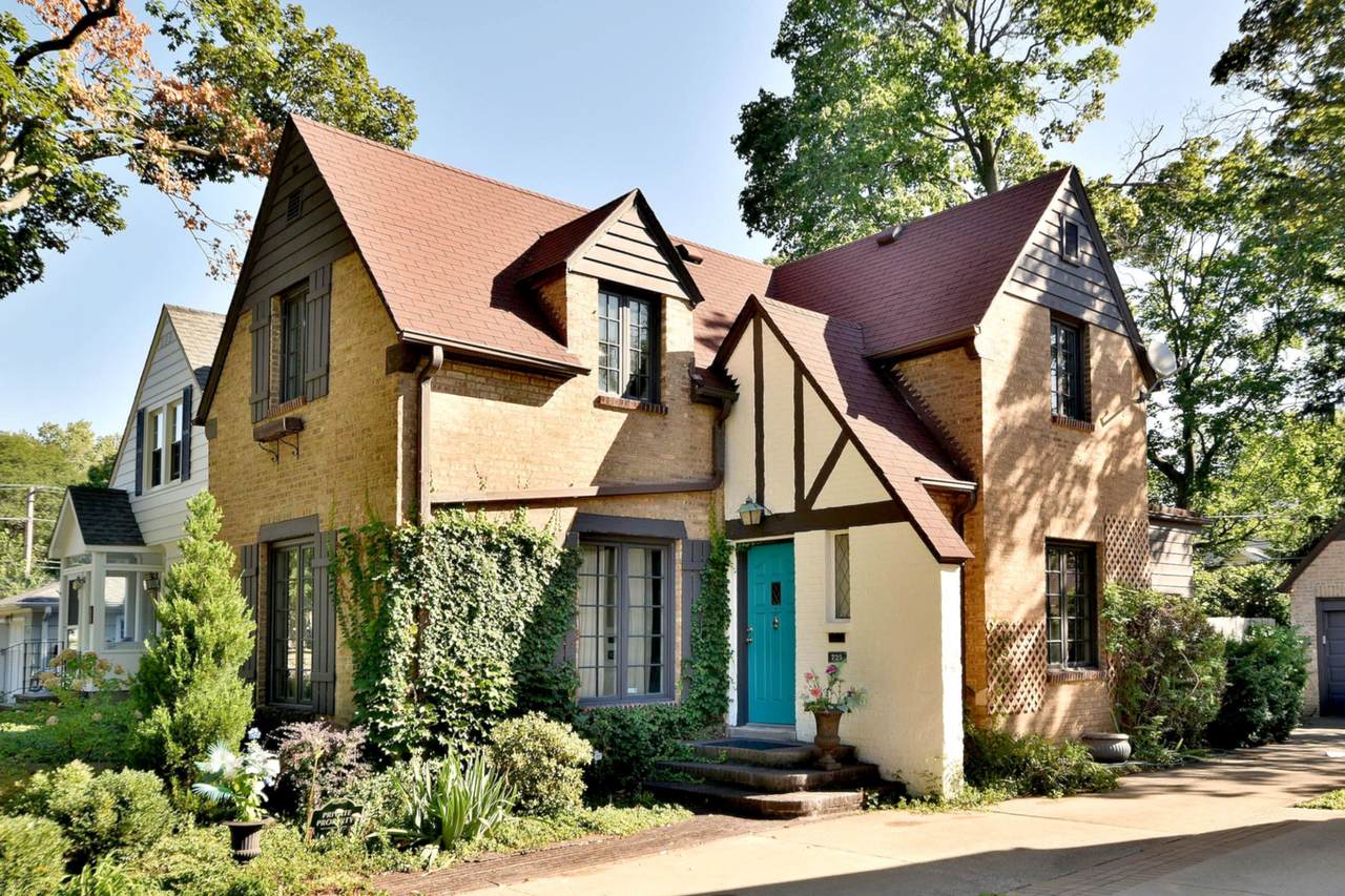 725 Hunter Road - Photo 1