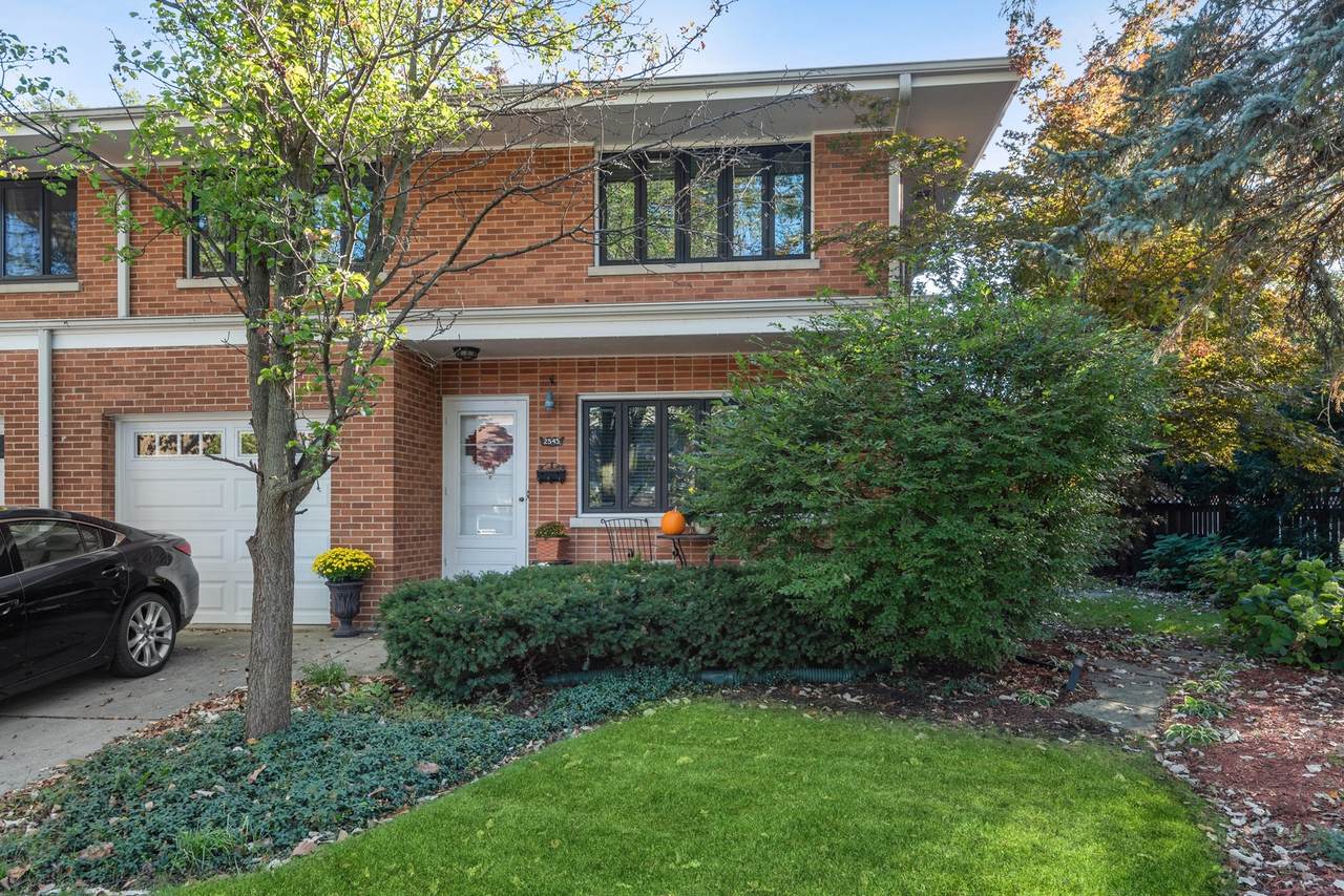 2545 Lawndale Avenue - Photo 1