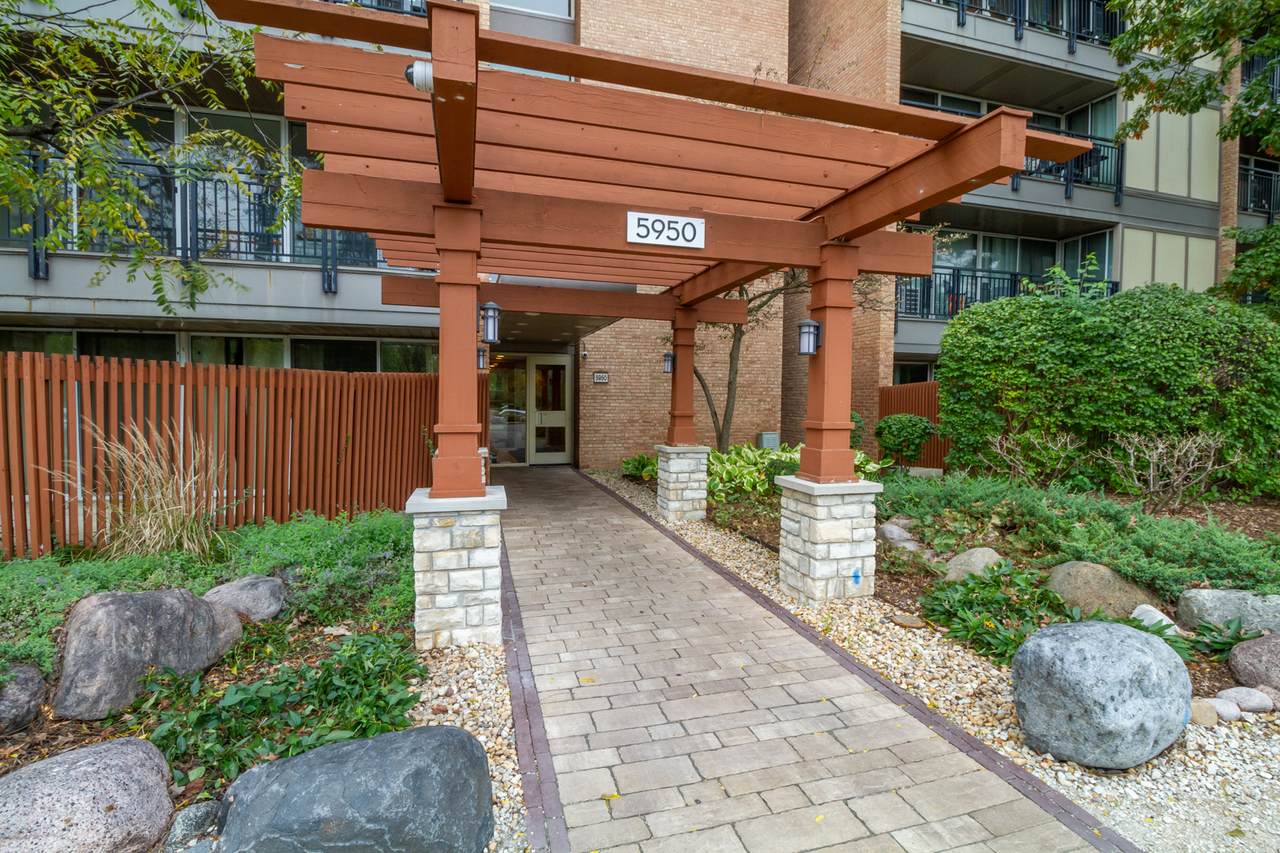 5950 Oakwood Drive - Photo 1