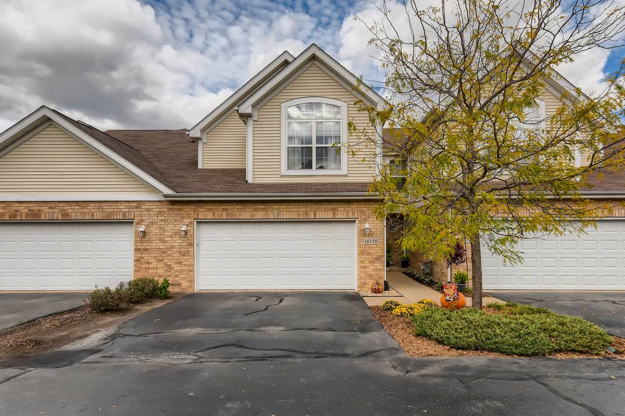 16158 Hillcrest Circle - Photo 1